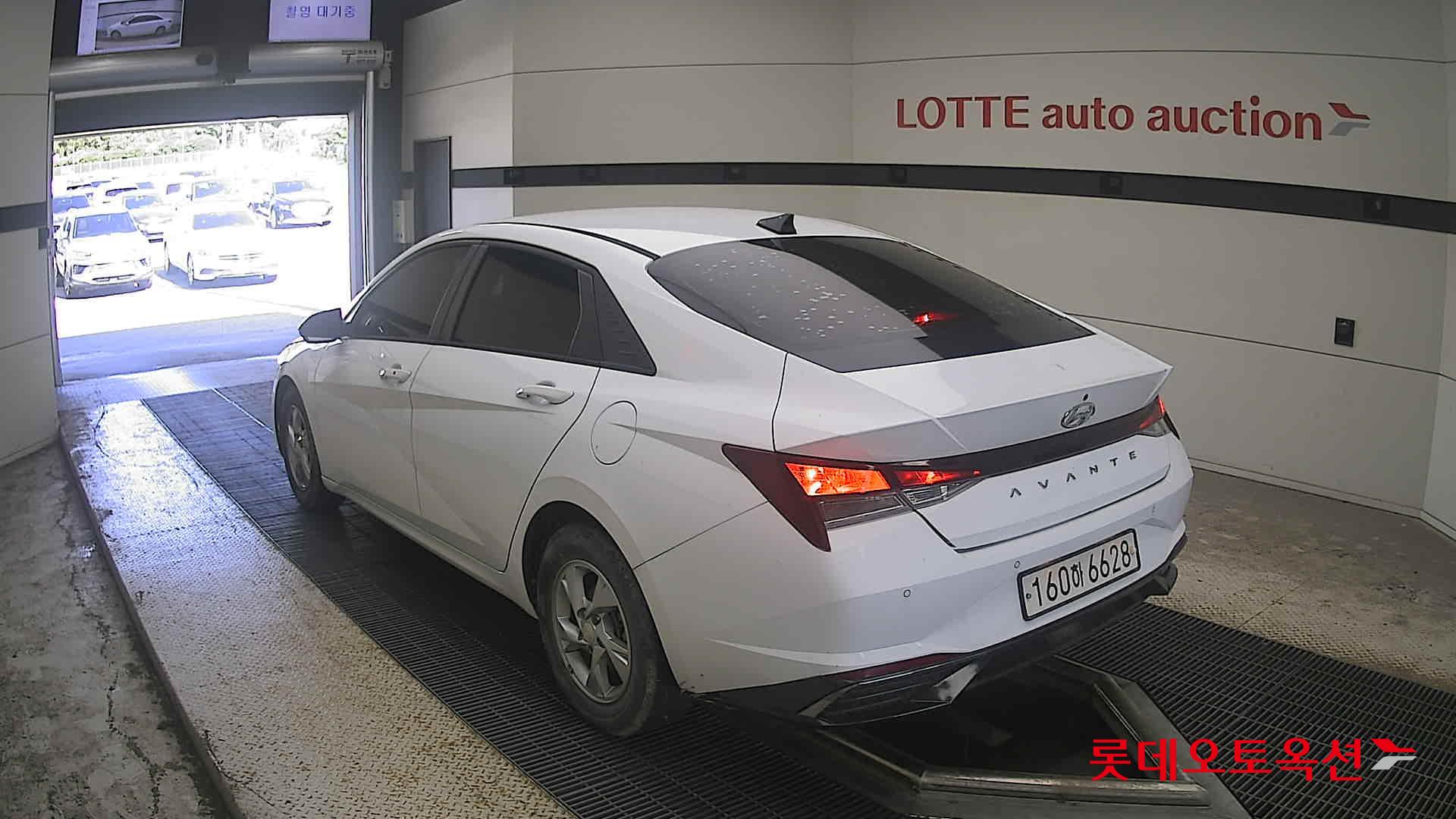 هيونداي أفانتي 2021 MODERN