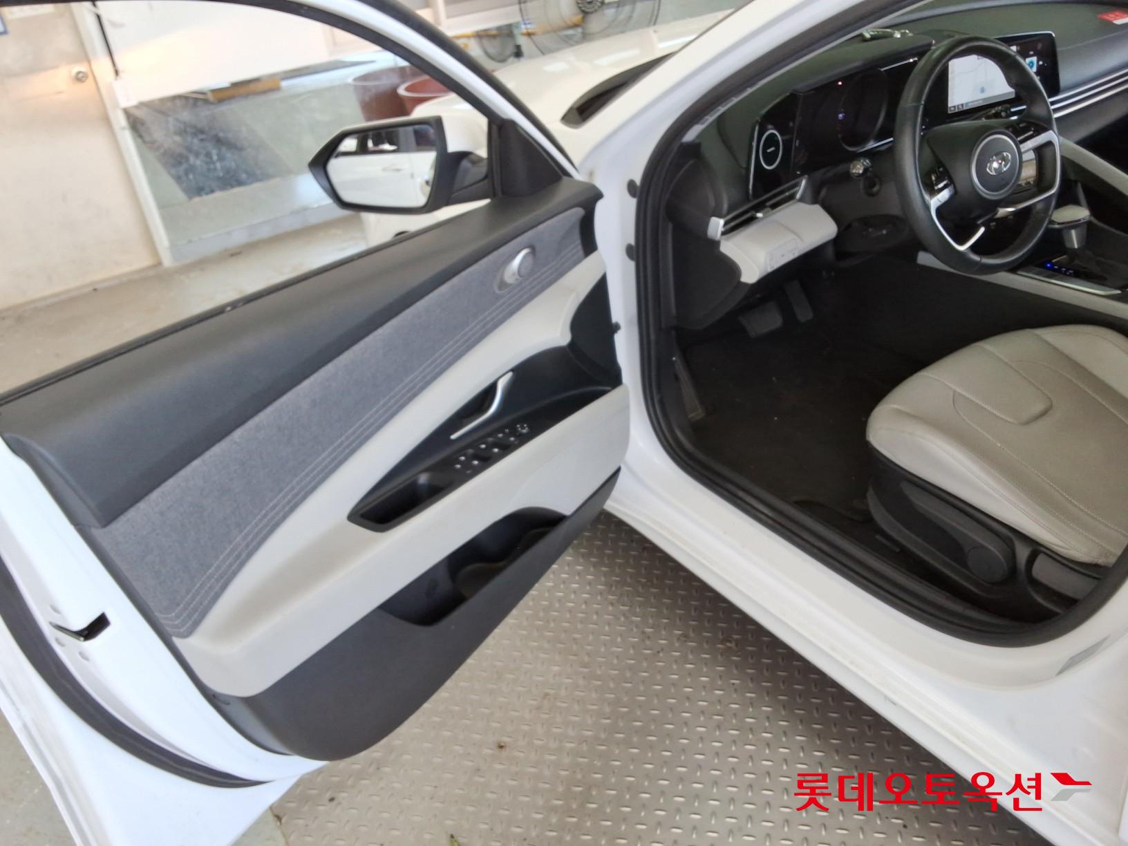 هيونداي أفانتي 2021 MODERN