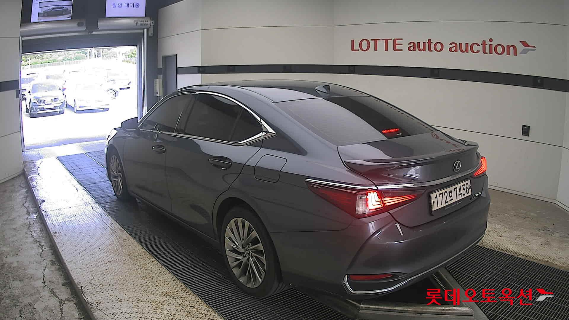 لكزس إي إس 2023 ES300H