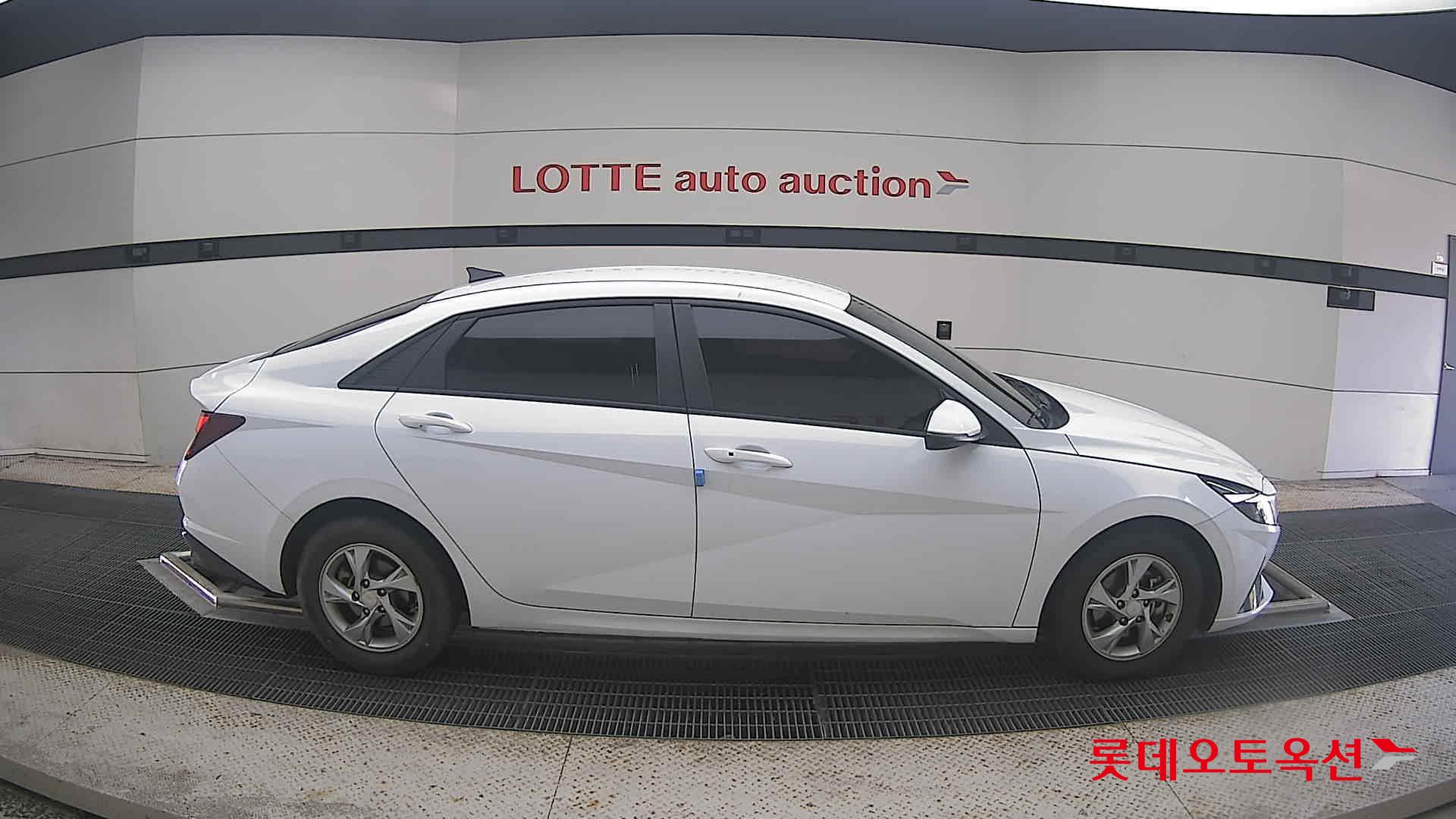 هيونداي أفانتي 2021 MODERN