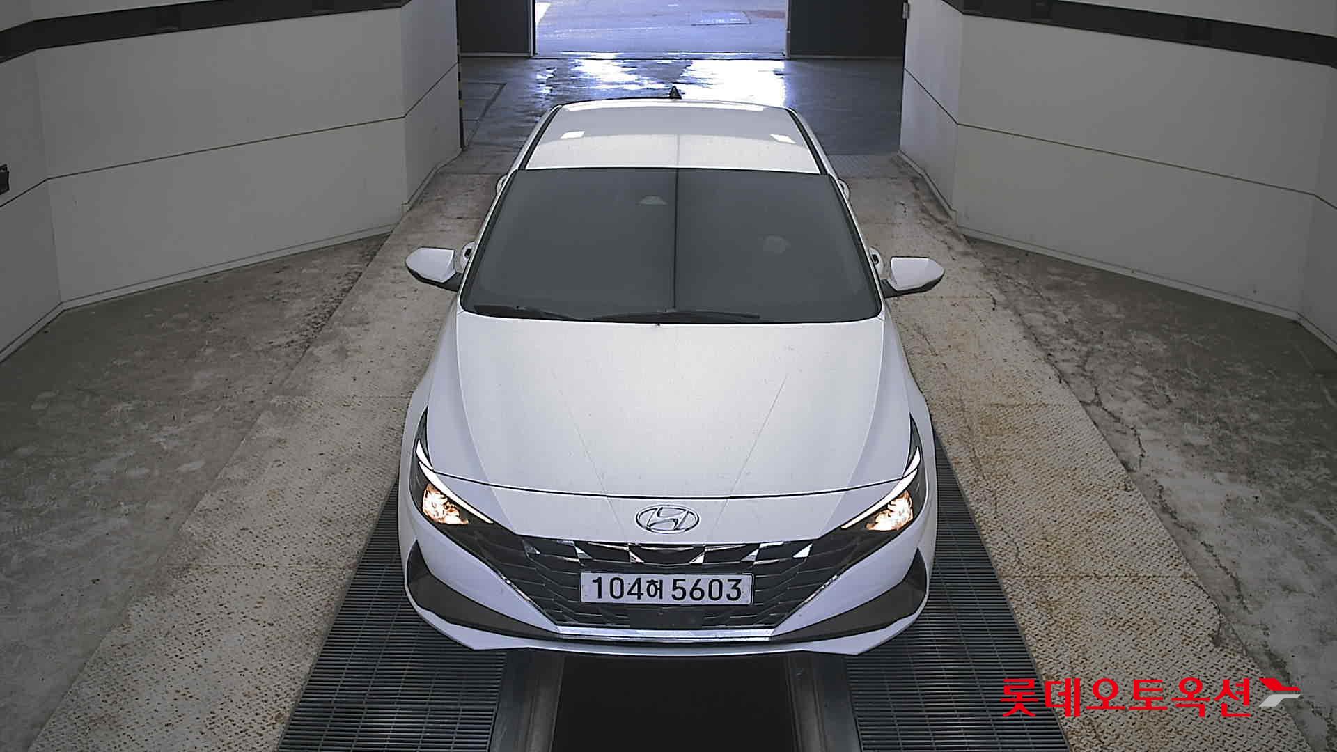 هيونداي أفانتي 2021 MODERN
