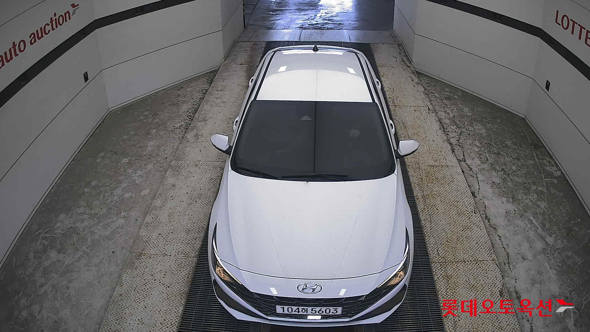 هيونداي أفانتي 2021 MODERN