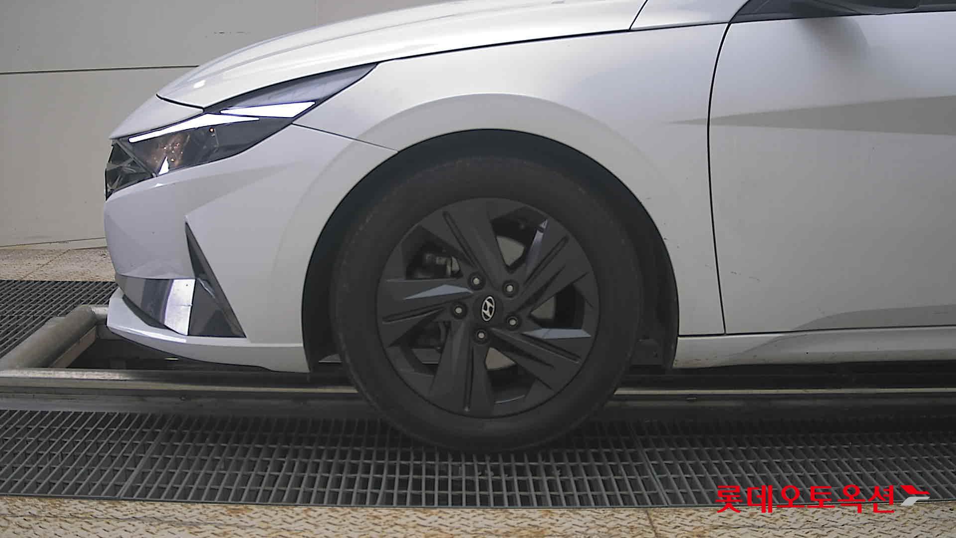 هيونداي أفانتي 2022 MODERN