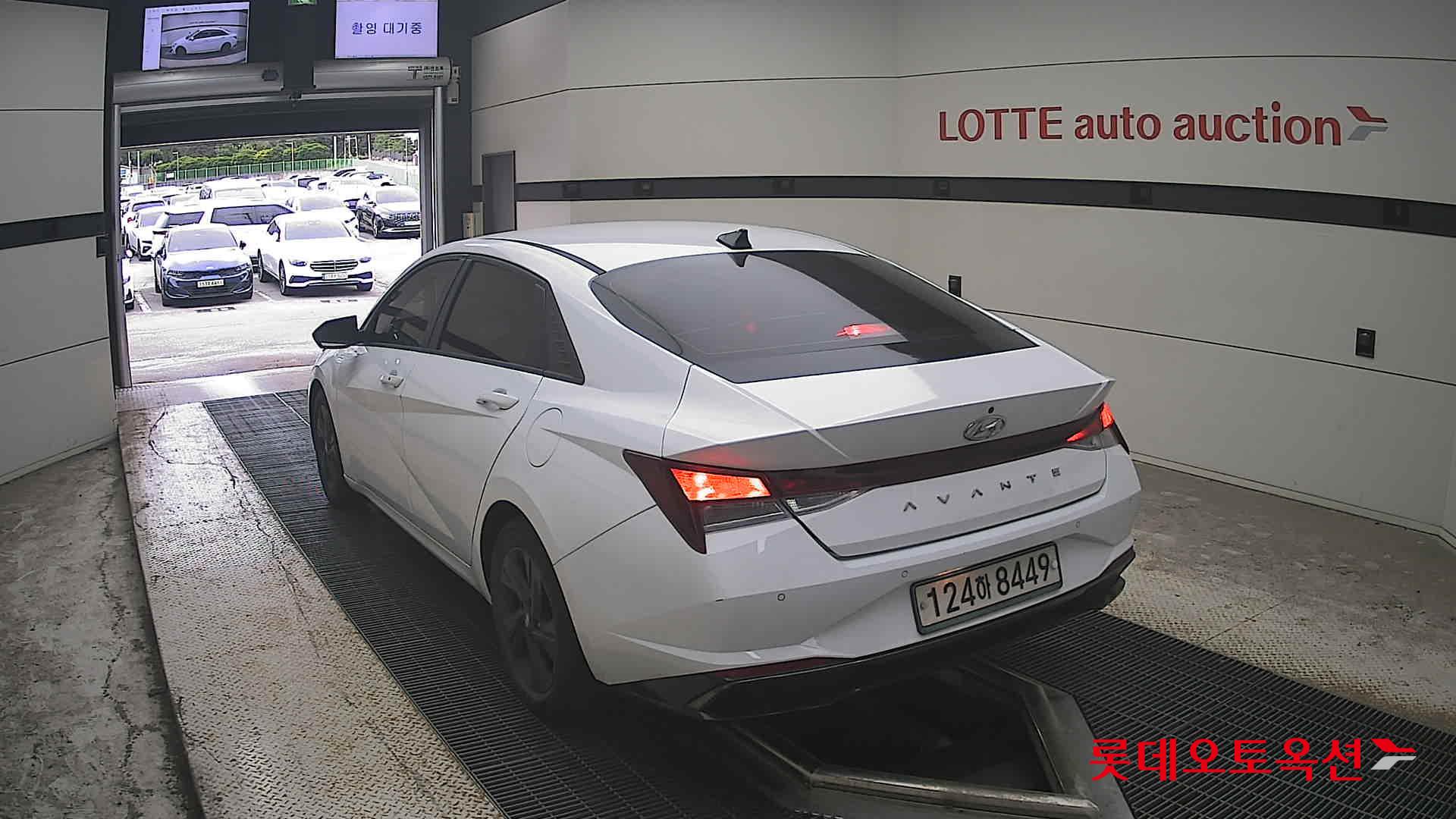 هيونداي أفانتي 2022 MODERN