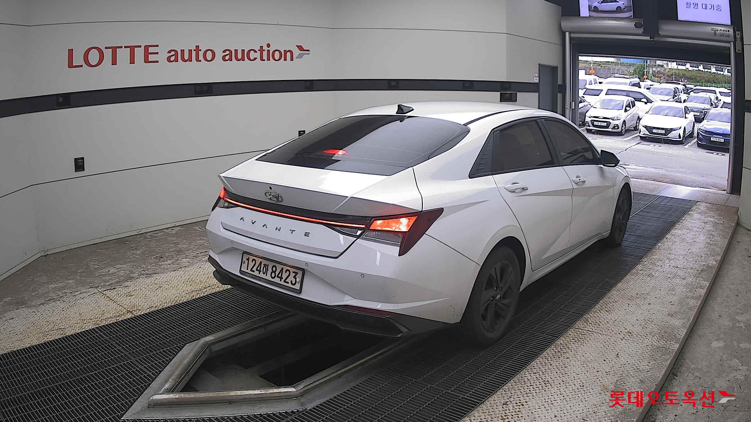 هيونداي أفانتي 2022 MODERN
