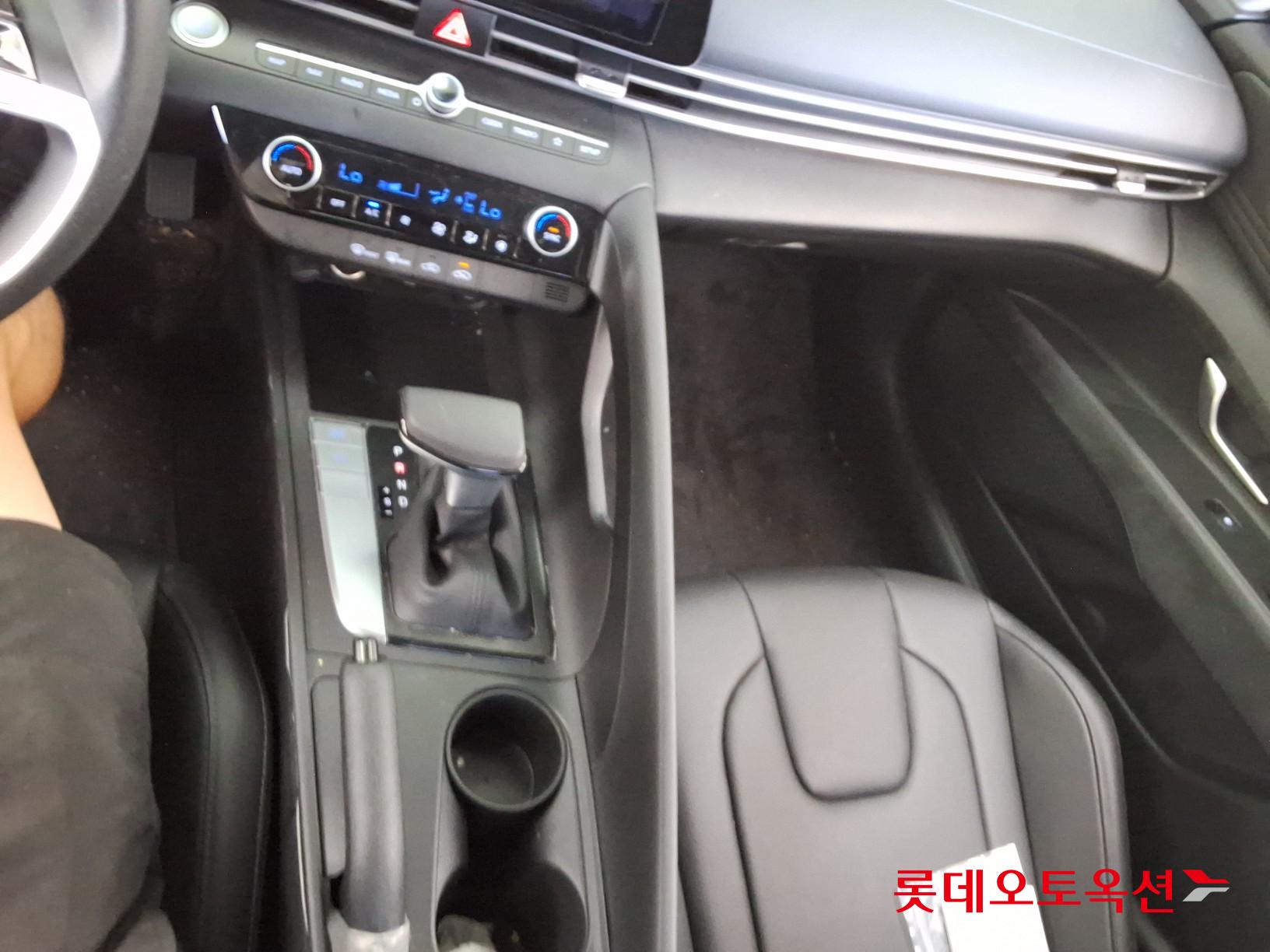 هيونداي أفانتي 2023 SMART