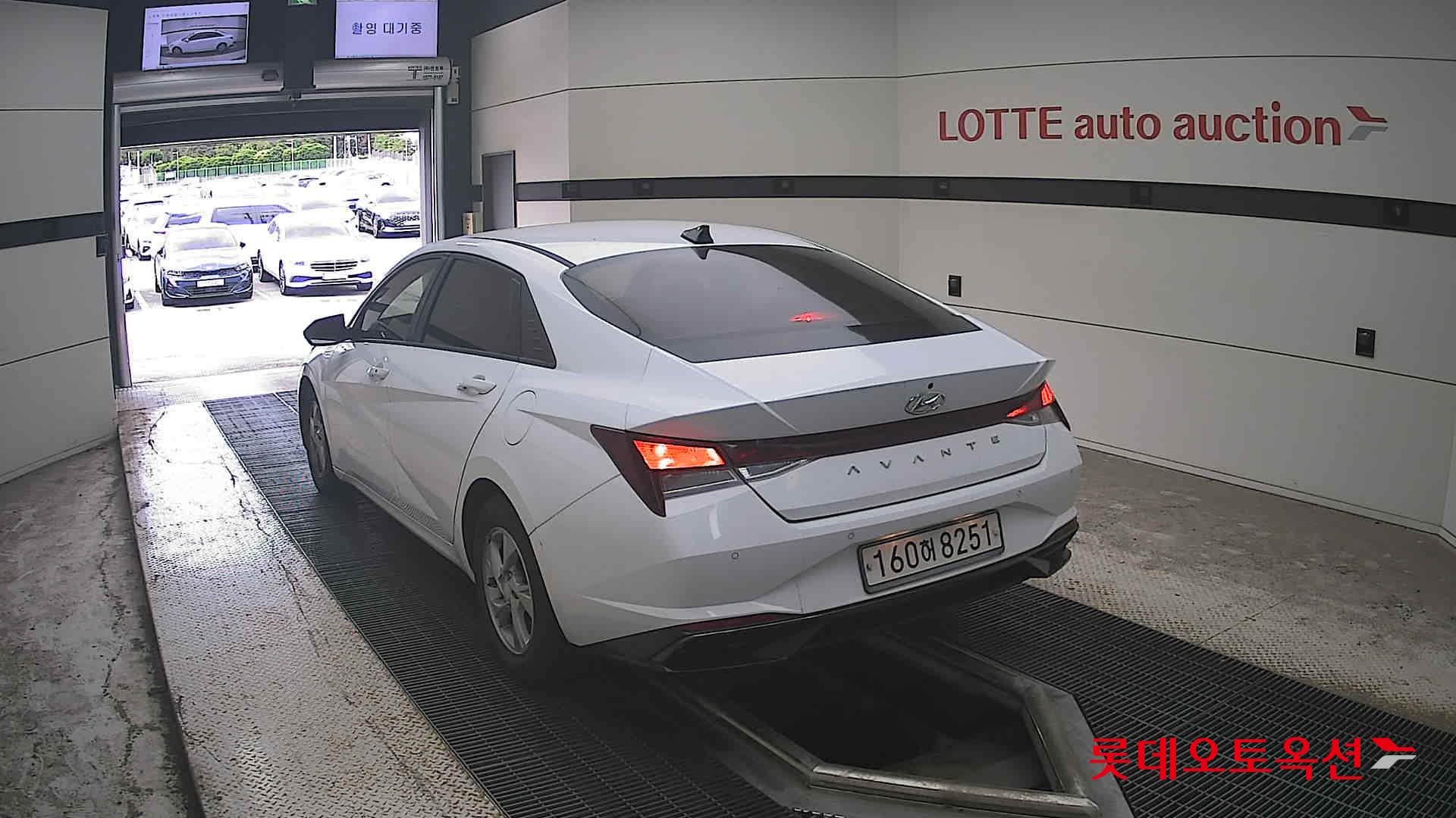 هيونداي أفانتي 2021 MODERN