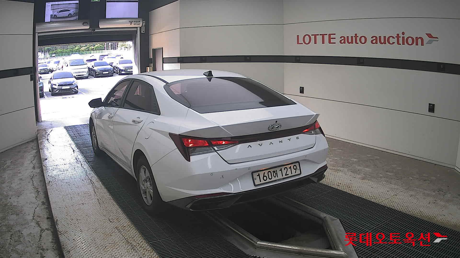 هيونداي أفانتي 2021 MODERN