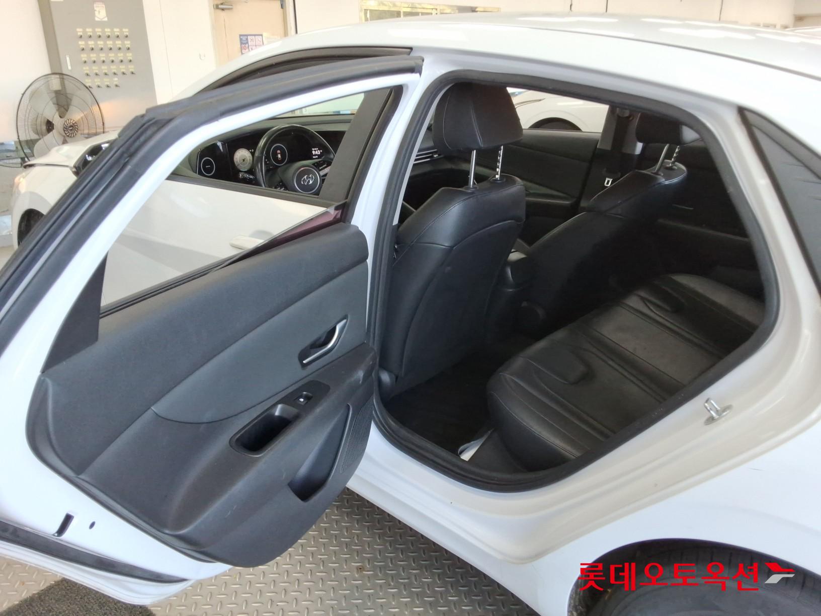 هيونداي أفانتي 2021 MODERN
