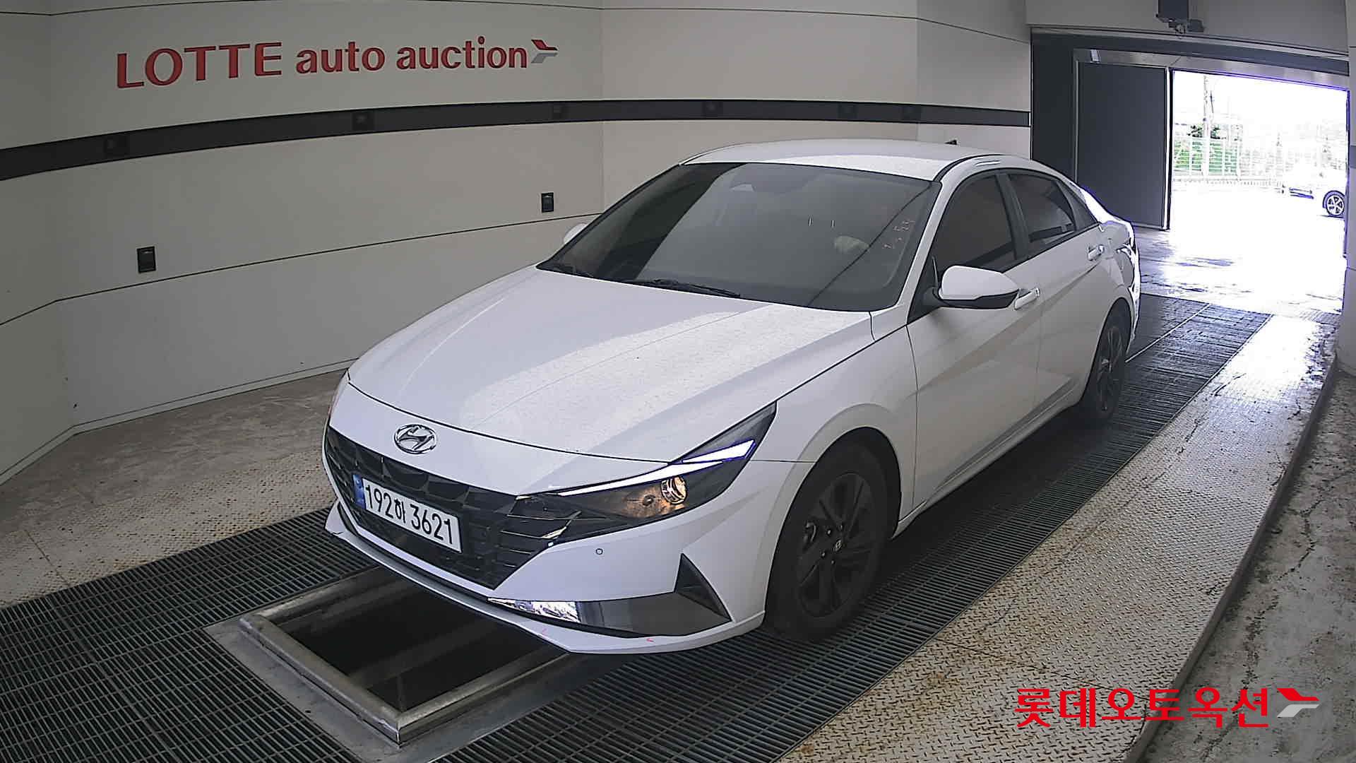 هيونداي أفانتي 2023 MODERN