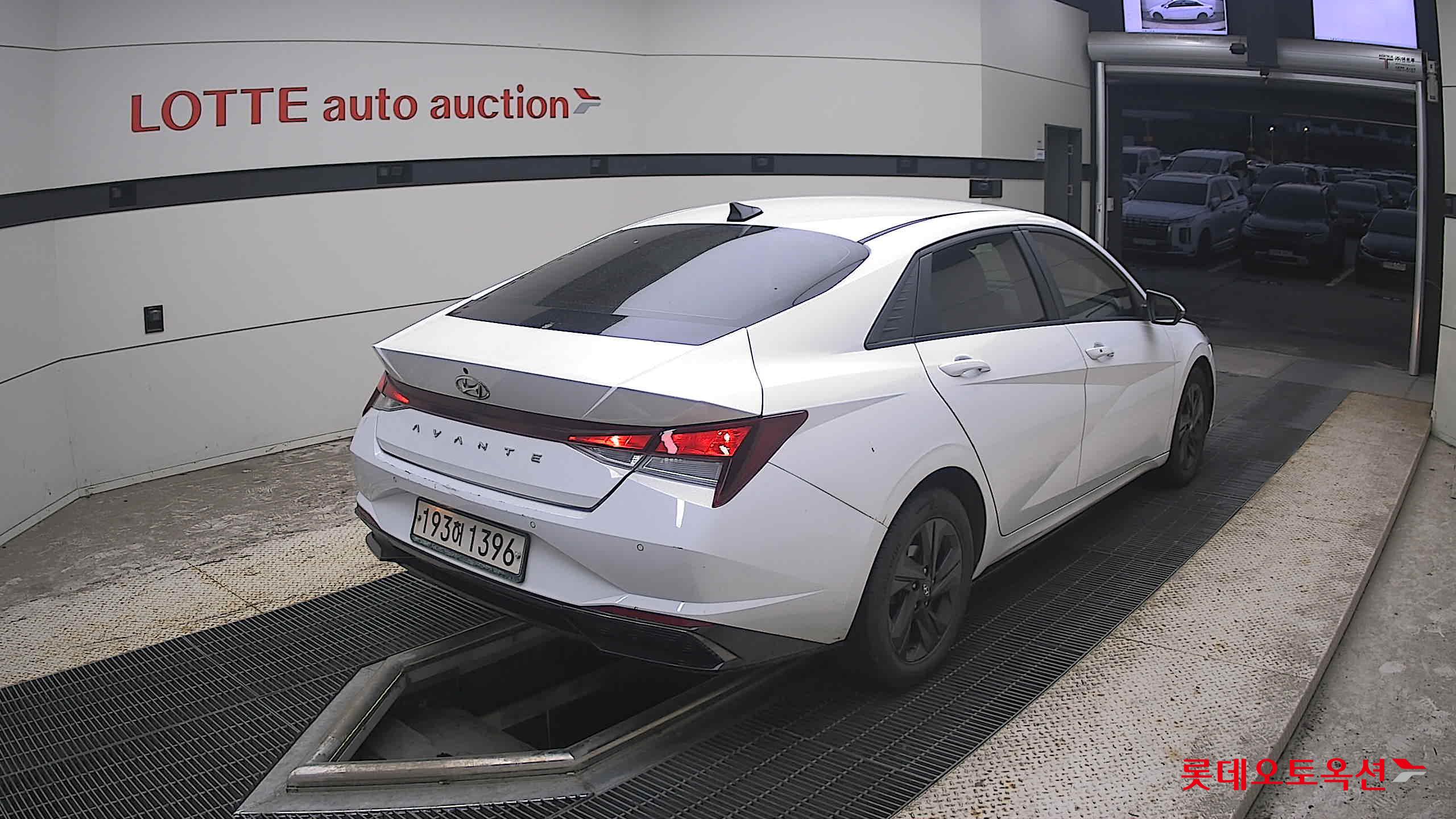 هيونداي أفانتي 2022 MODERN