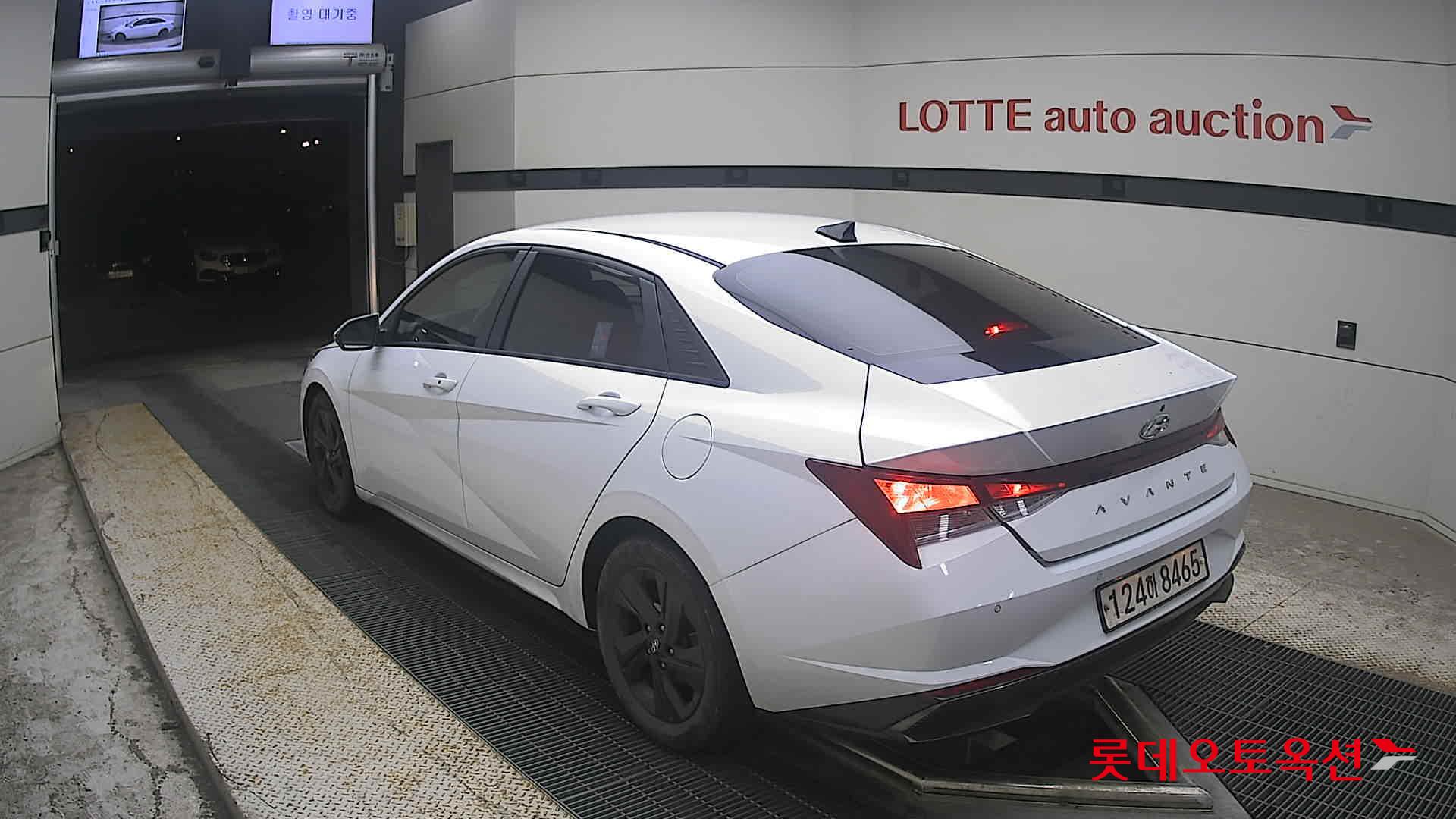 هيونداي أفانتي 2022 MODERN