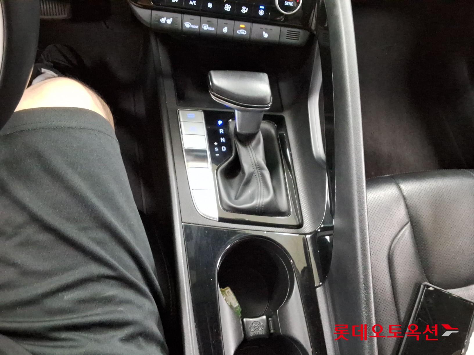 هيونداي أفانتي 2022 MODERN