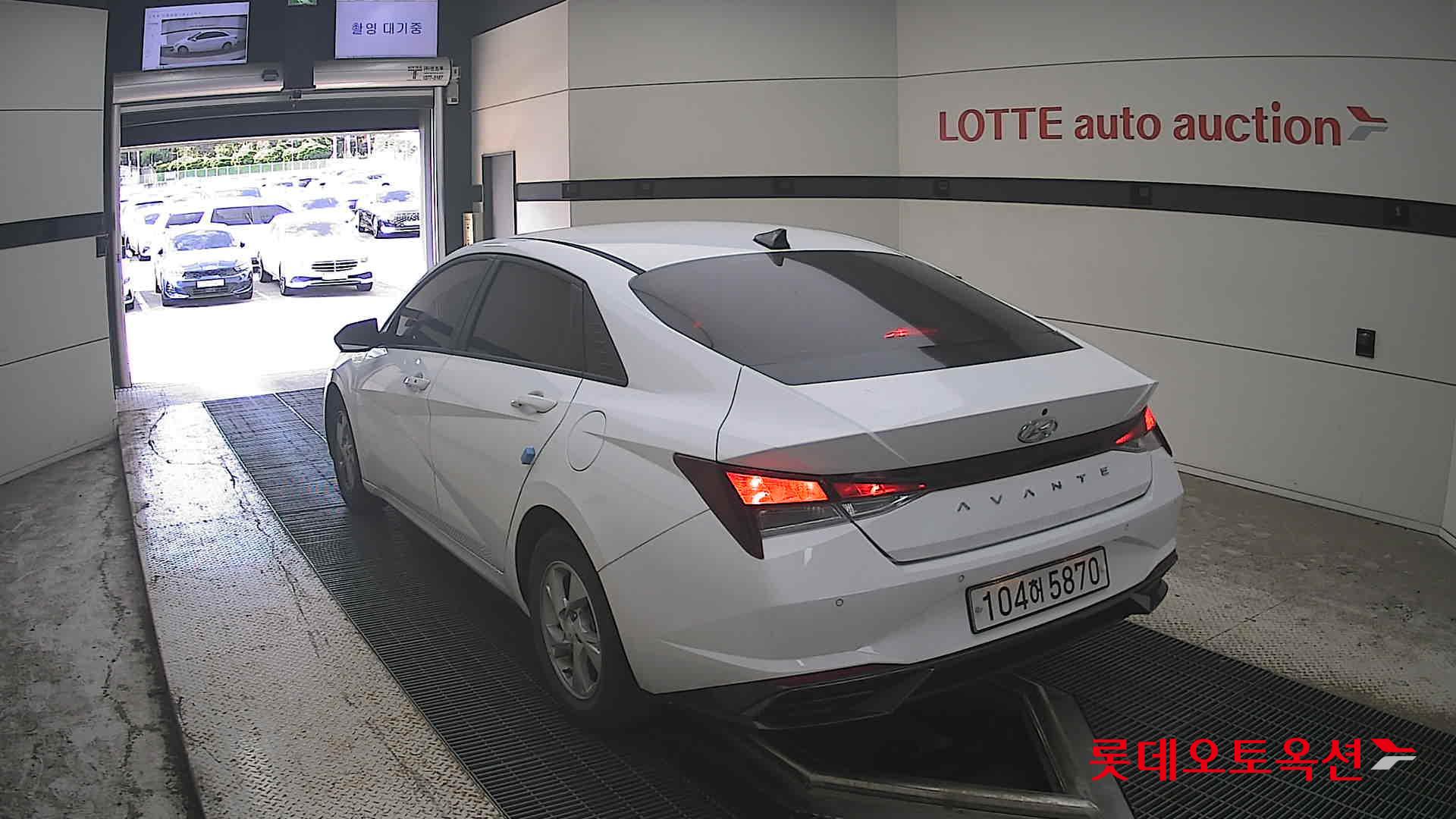 هيونداي أفانتي 2021 MODERN