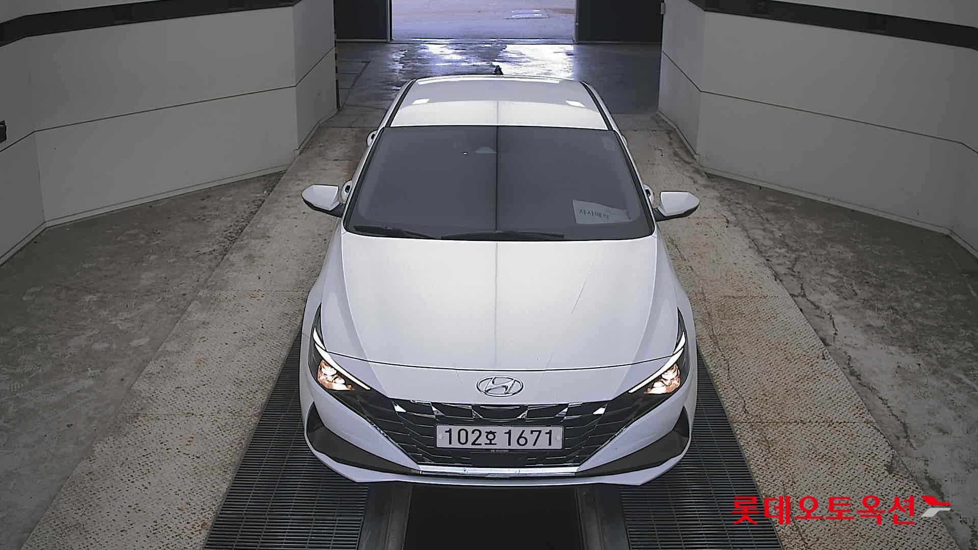 هيونداي أفانتي 2021 MODERN