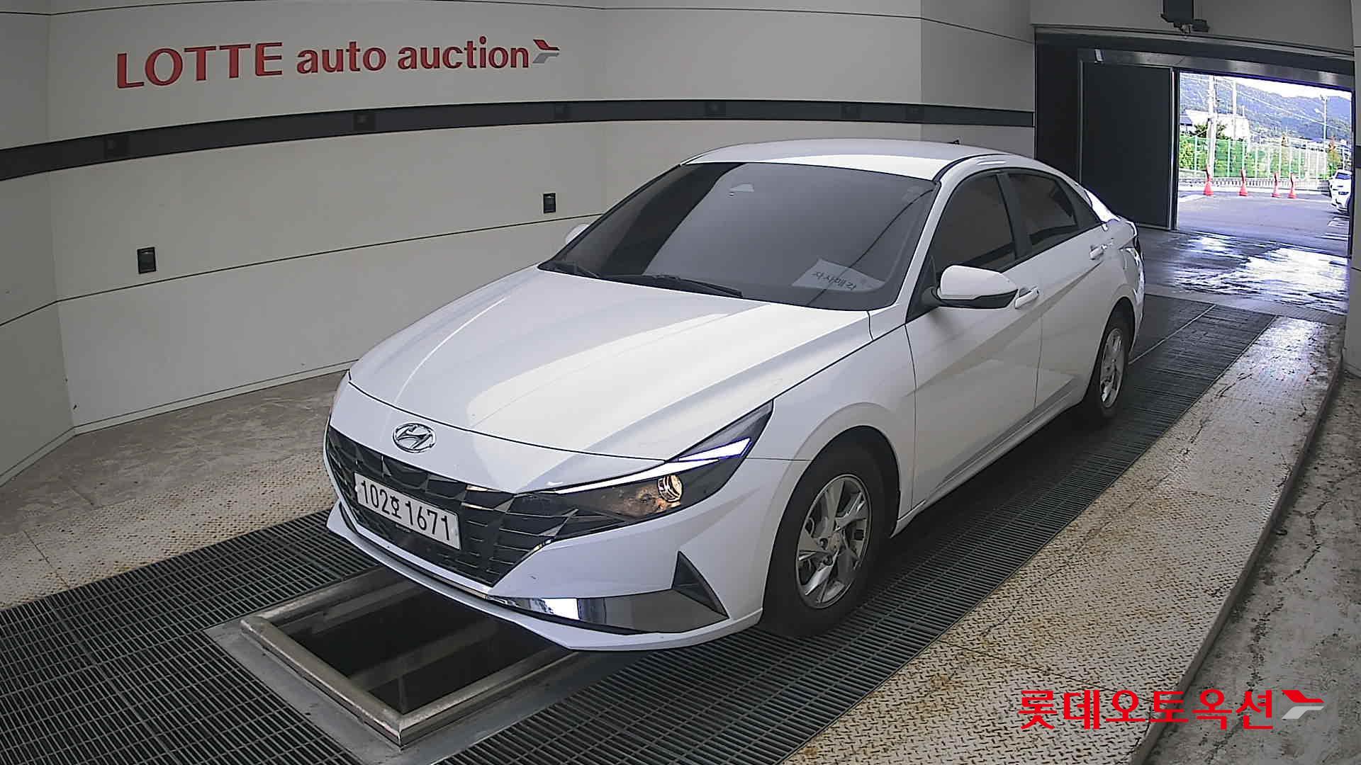 هيونداي أفانتي 2021 MODERN