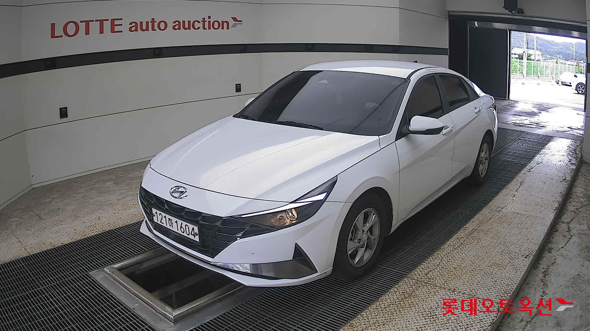 هيونداي أفانتي 2021 MODERN