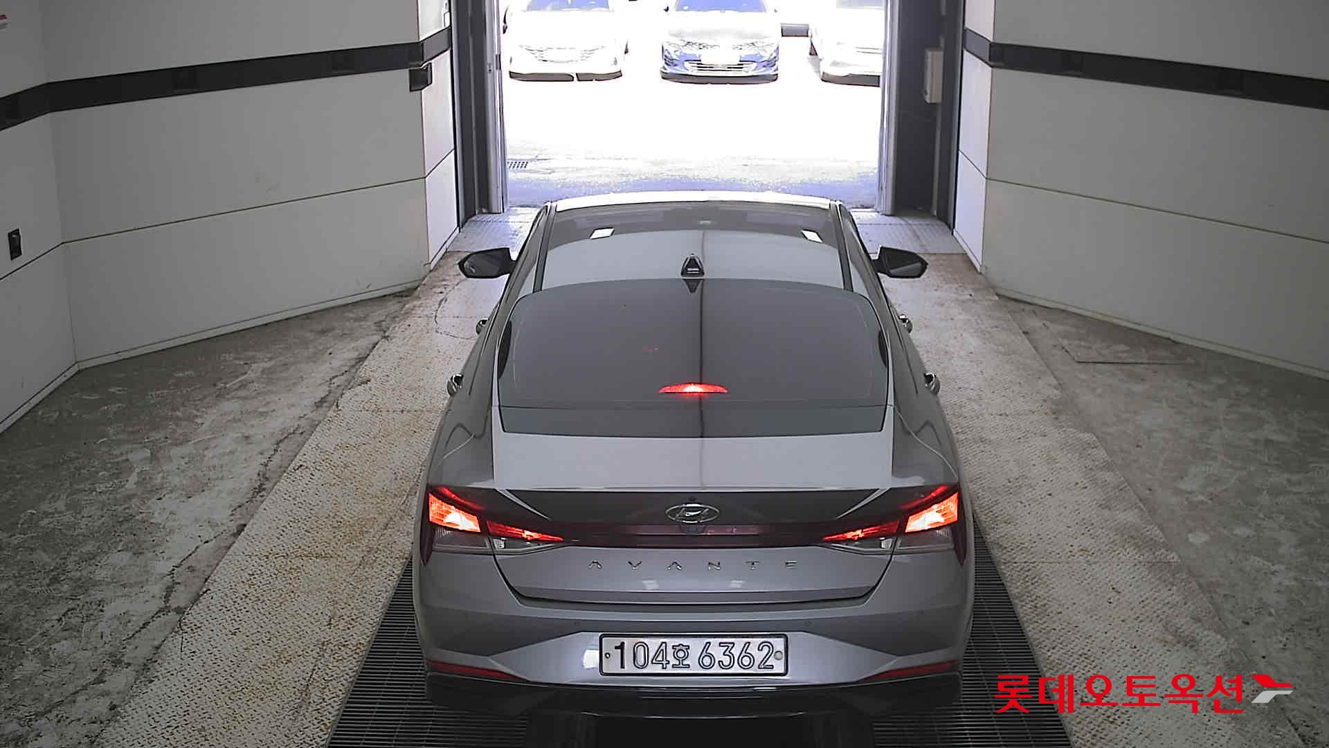 هيونداي أفانتي 2021 MODERN