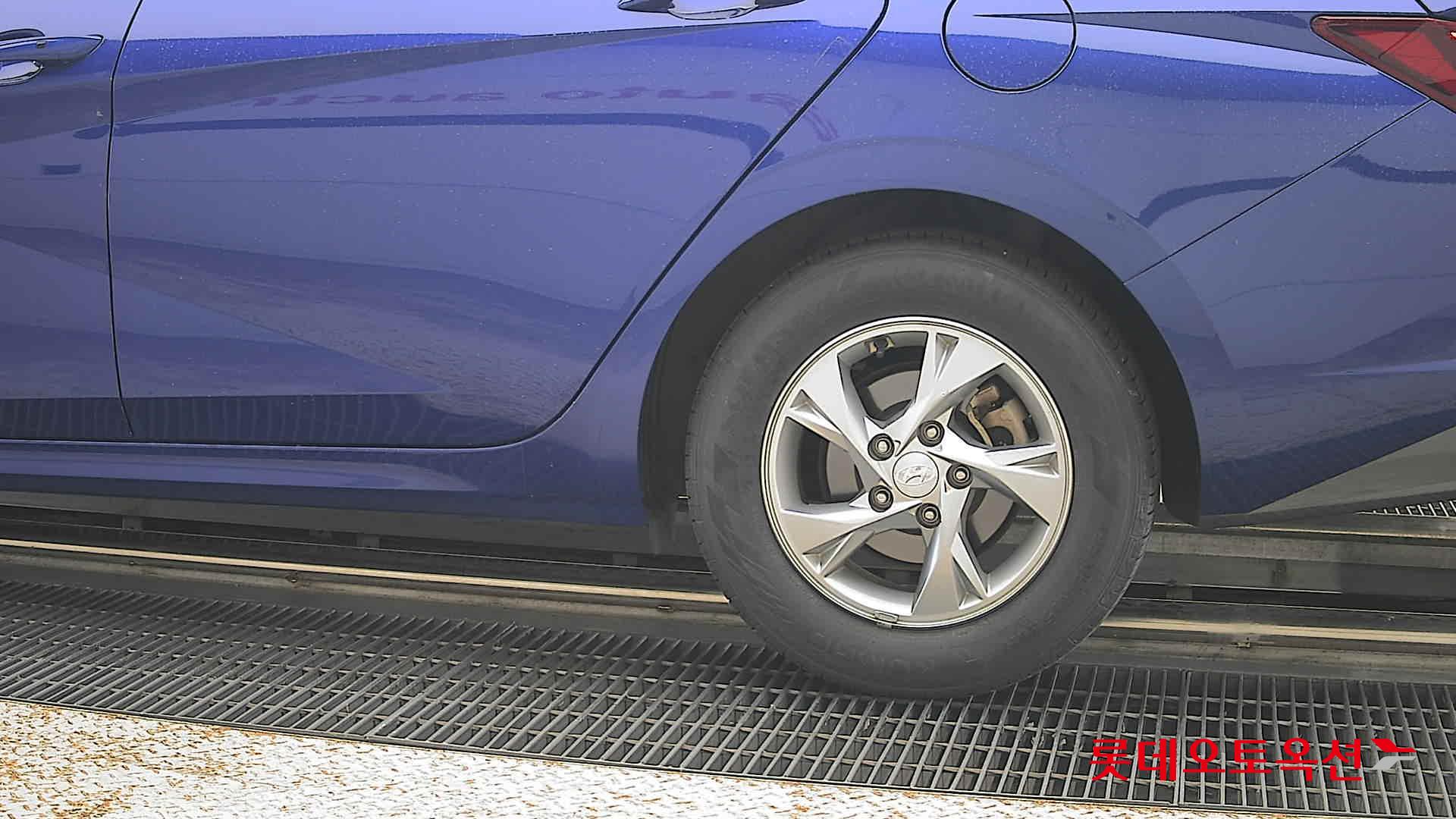 هيونداي أفانتي 2021 MODERN