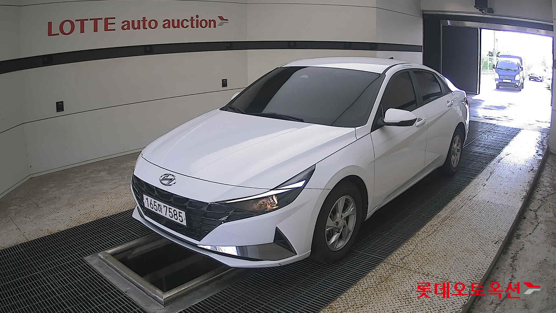 هيونداي أفانتي 2022 MODERN
