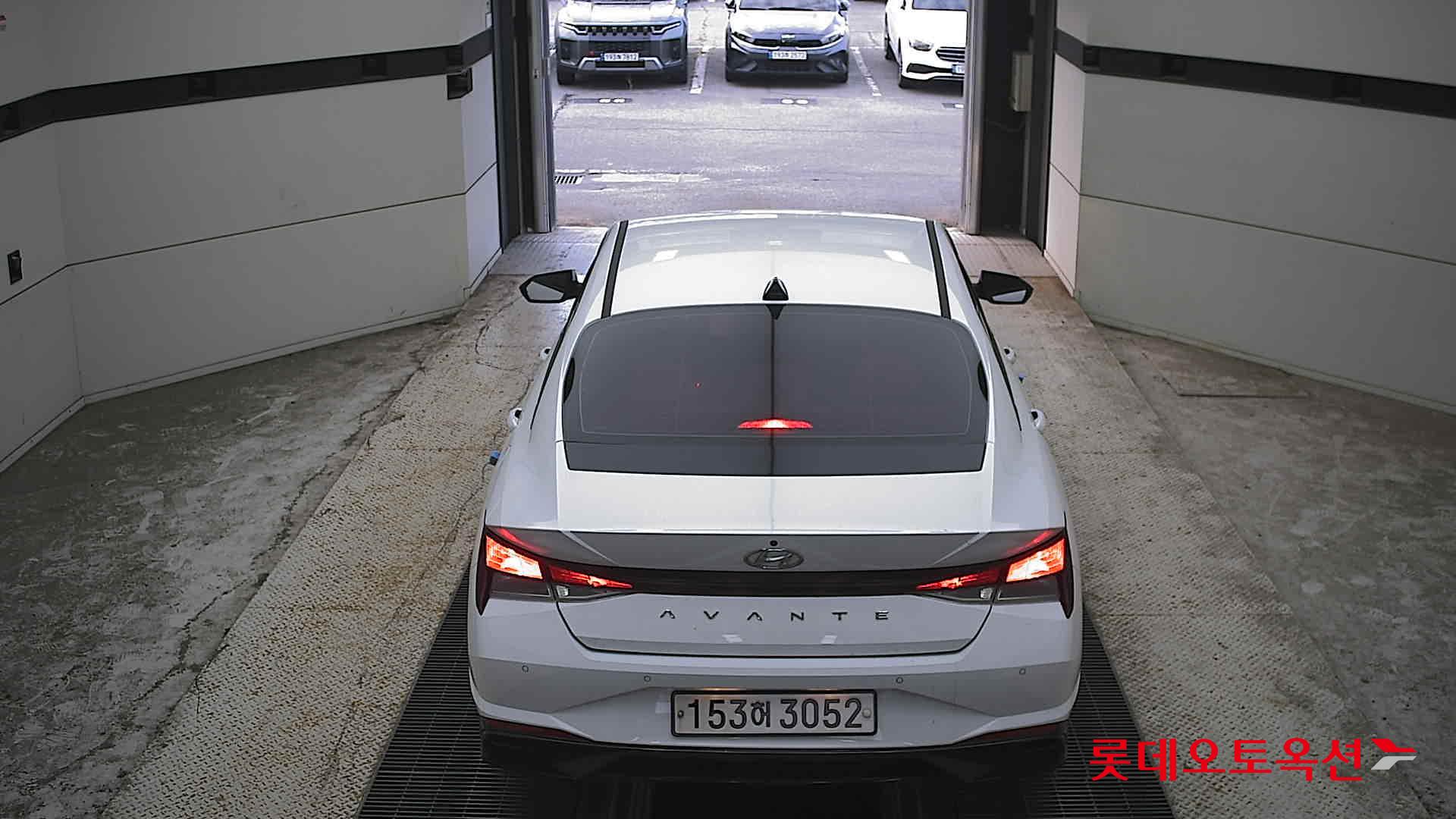 هيونداي أفانتي 2021 MODERN
