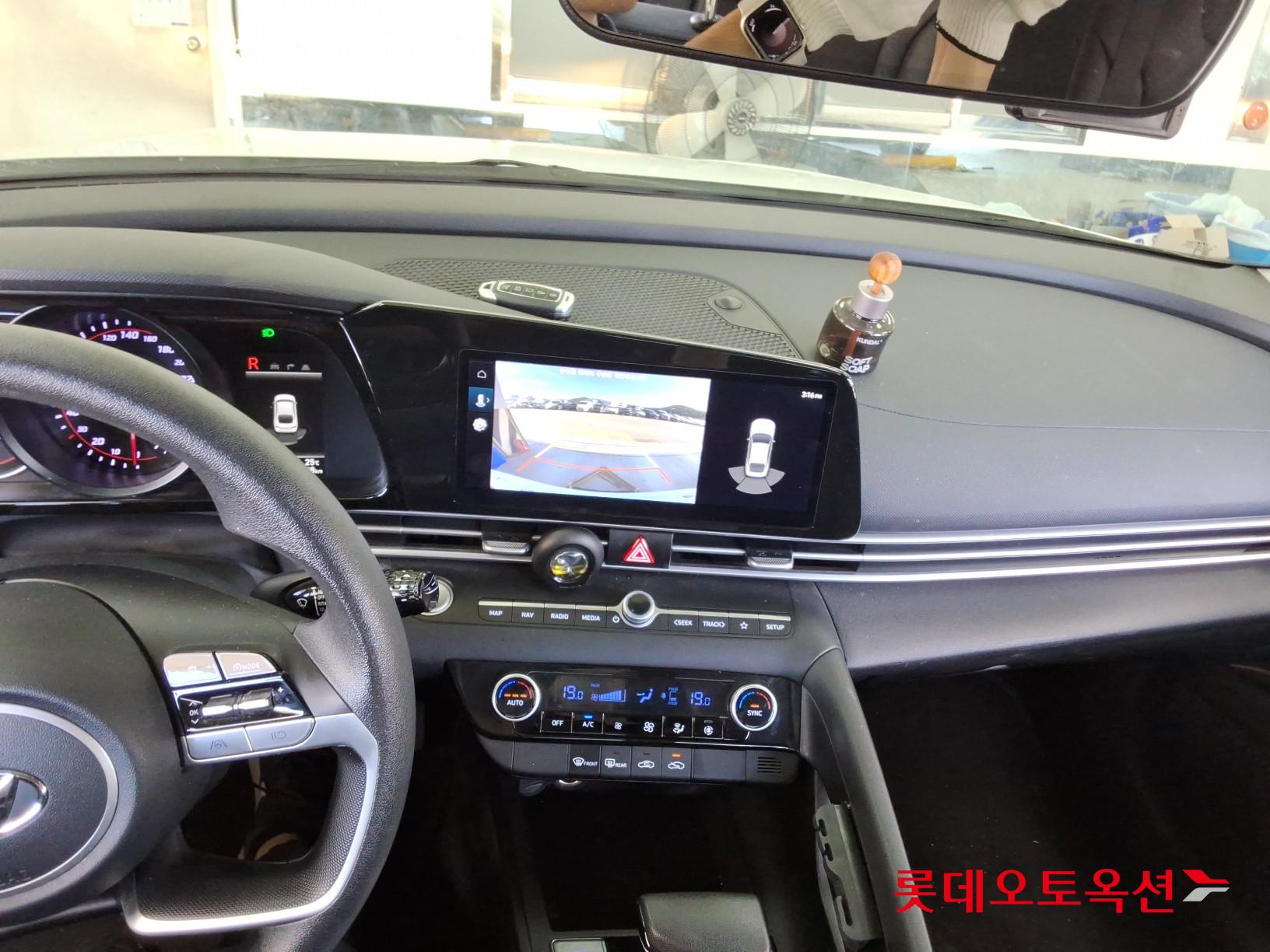 هيونداي أفانتي 2023 SMART