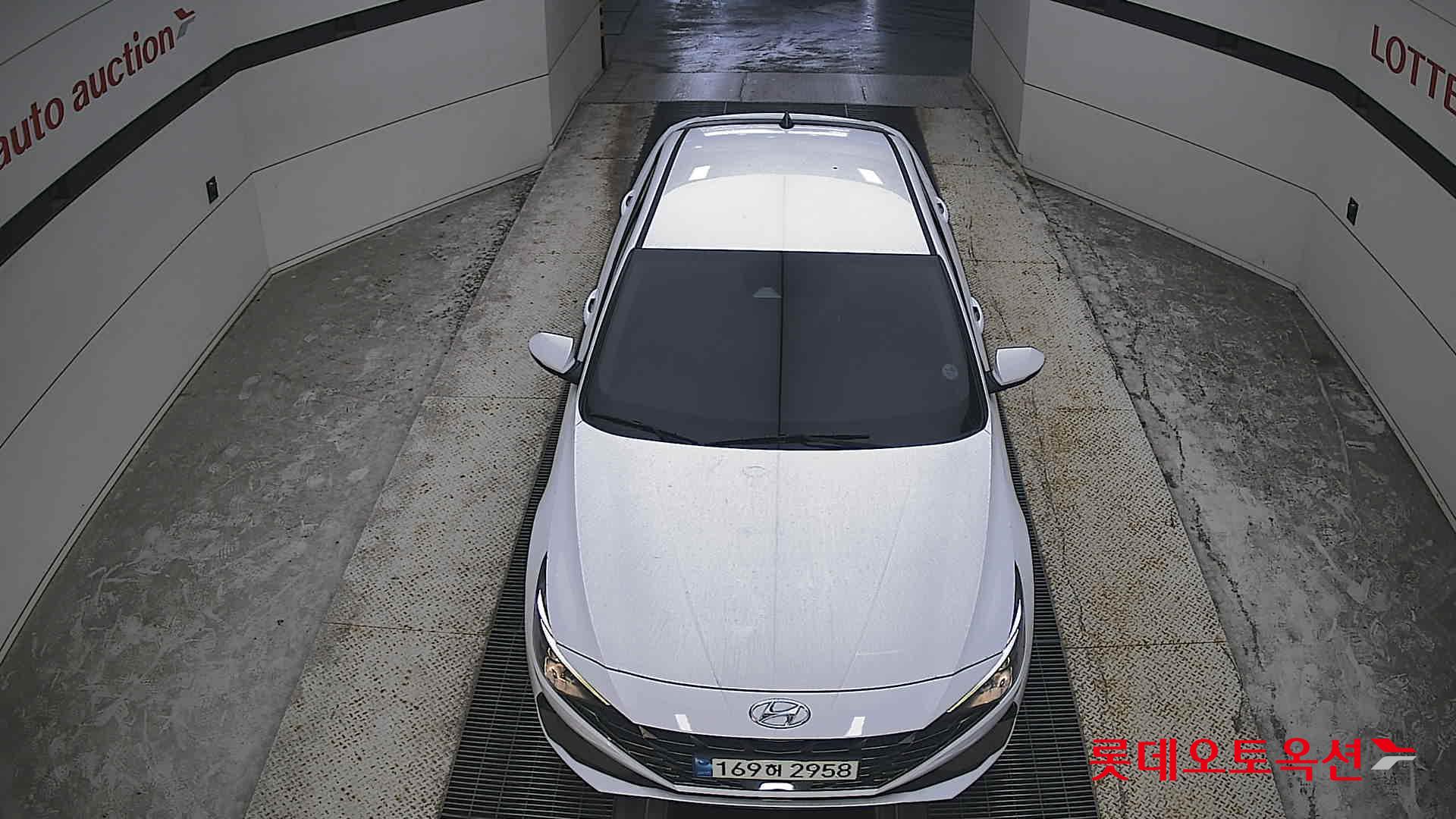هيونداي أفانتي 2023 MODERN