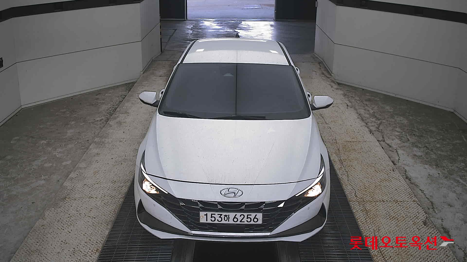 هيونداي أفانتي 2021 MODERN