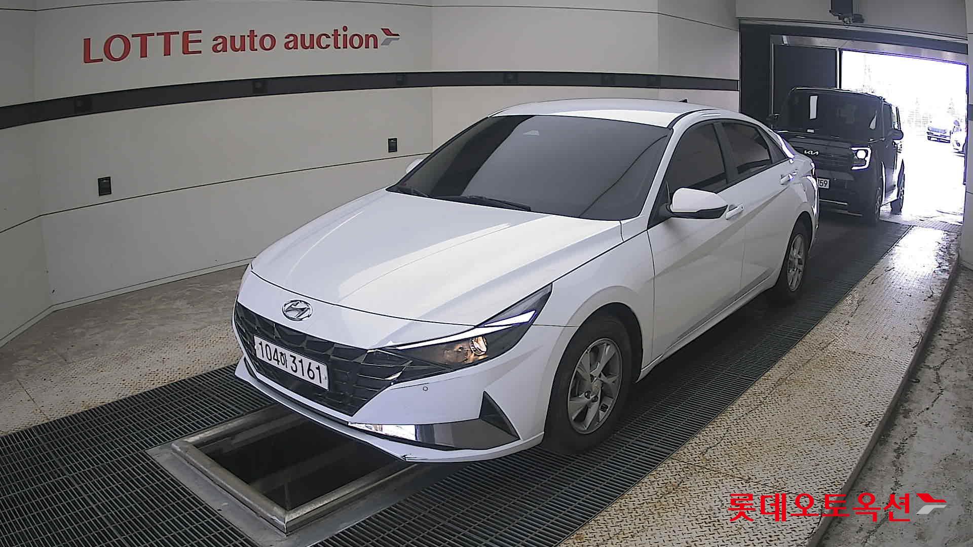 هيونداي أفانتي 2021 MODERN