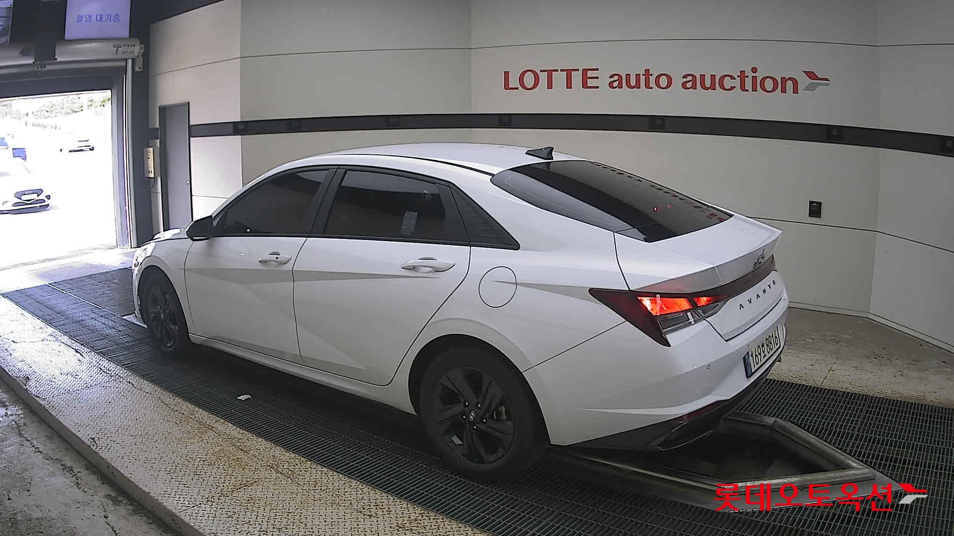 هيونداي أفانتي 2023 SMART