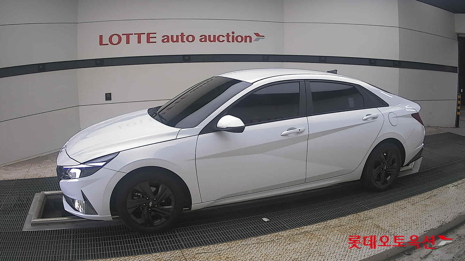 هيونداي أفانتي 2023 SMART