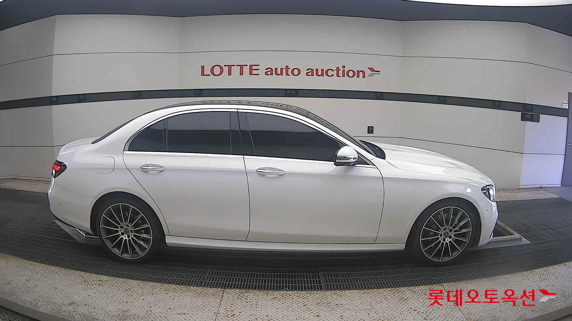 مرسيدس بنز E350 2022 4M LINE