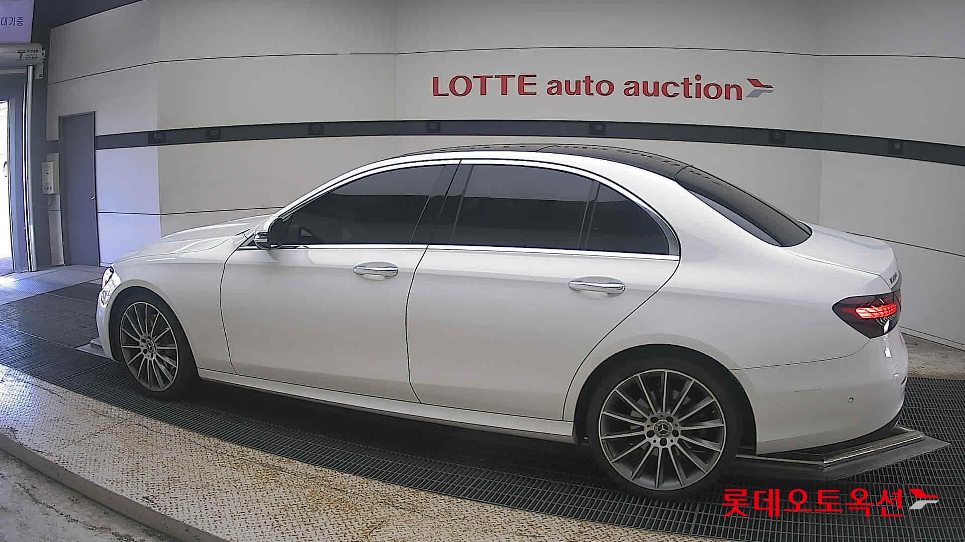 مرسيدس بنز E350 2022 4M LINE