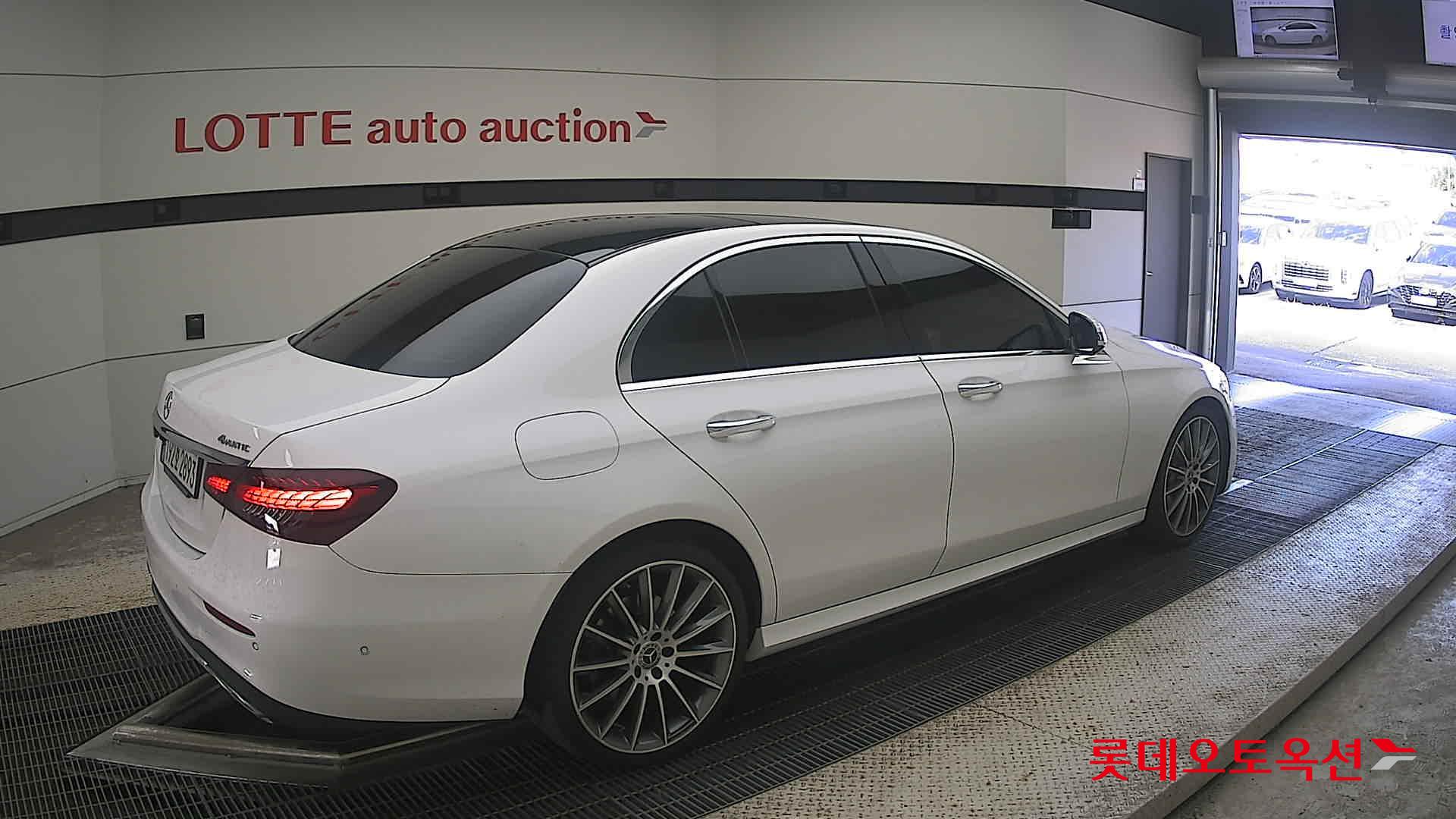 مرسيدس بنز E350 2022 4M LINE