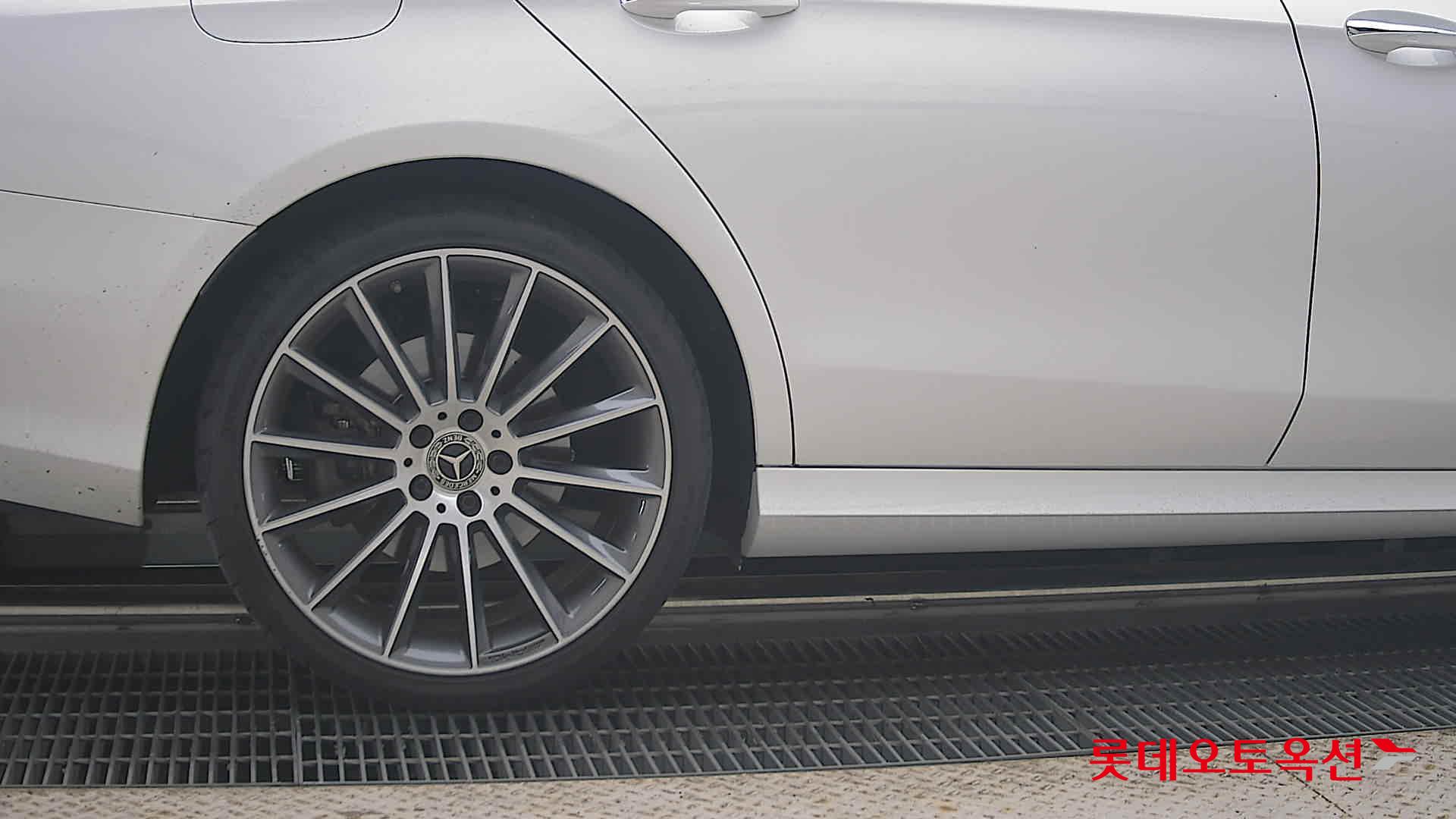 مرسيدس بنز E350 2022 4M LINE