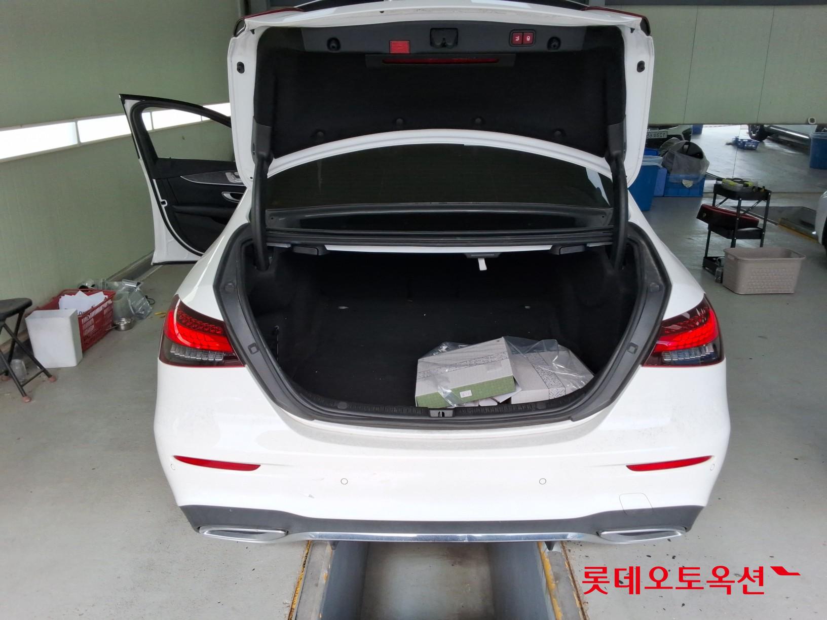 مرسيدس بنز E350 2022 4M LINE
