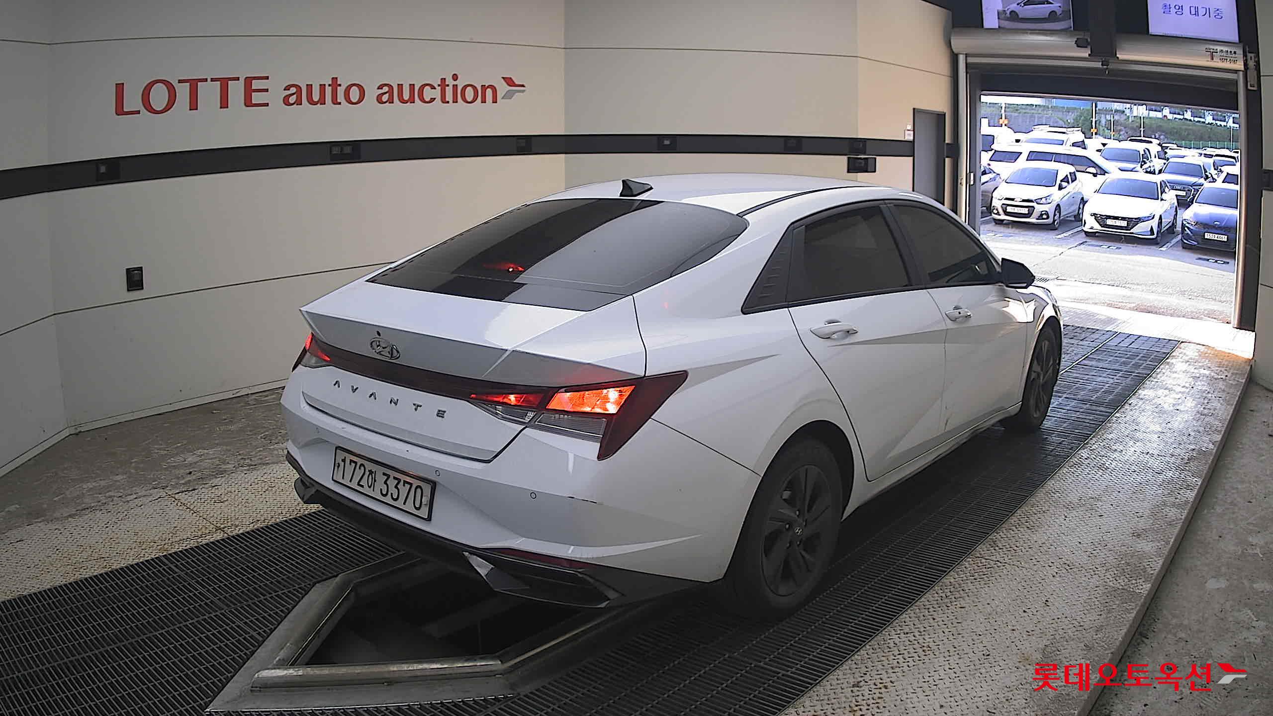 هيونداي أفانتي 2023 MODERN