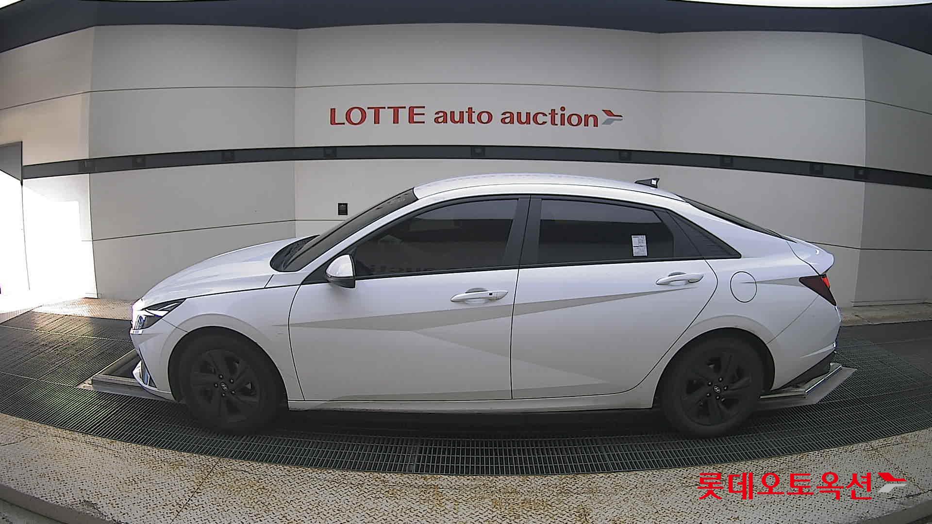هيونداي أفانتي 2023 MODERN