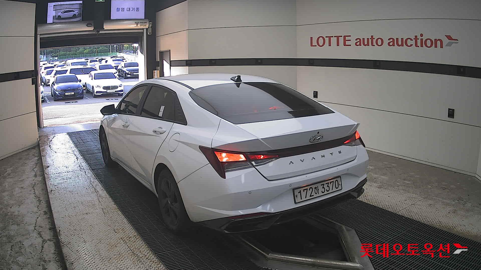 هيونداي أفانتي 2023 MODERN