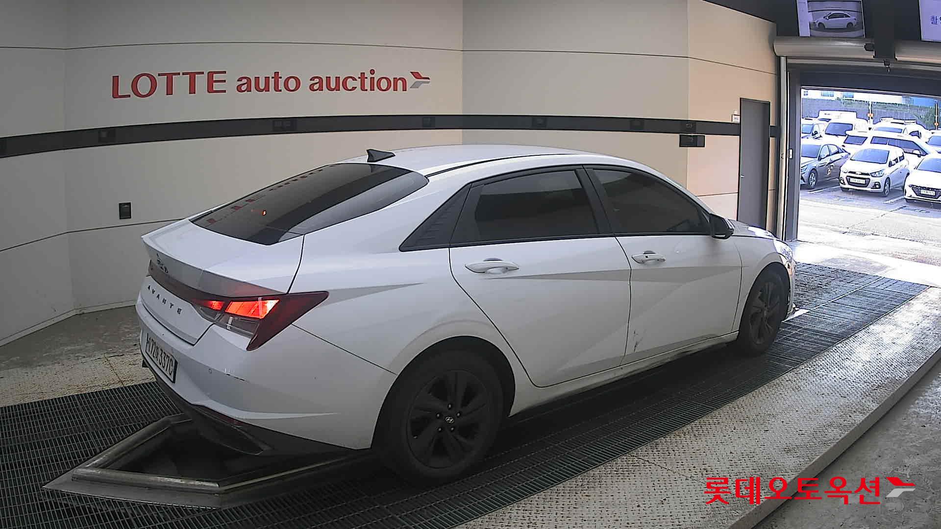 هيونداي أفانتي 2023 MODERN