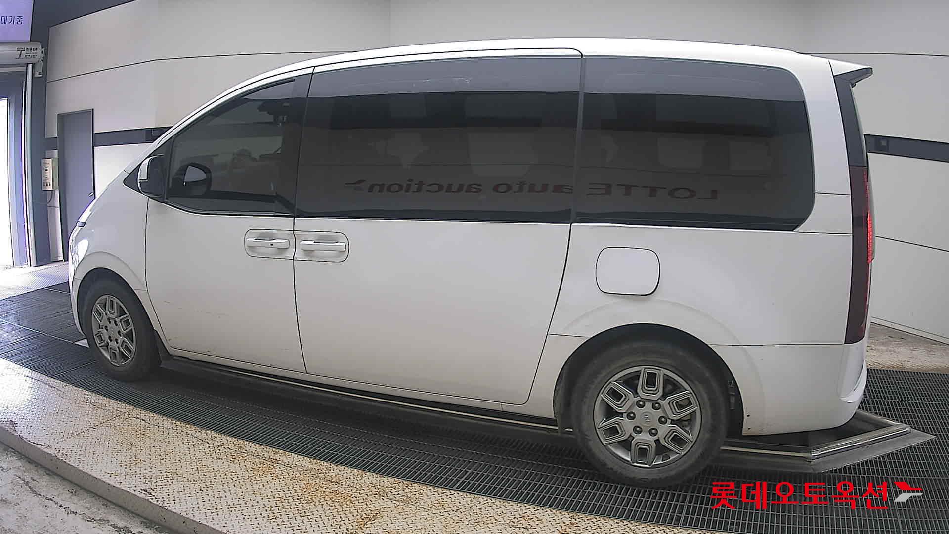 هيونداي ستاريا 2023