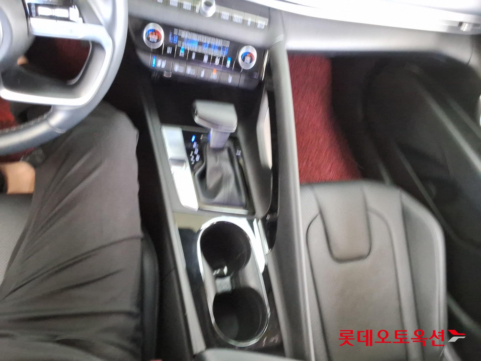 هيونداي أفانتي 2021 MODERN