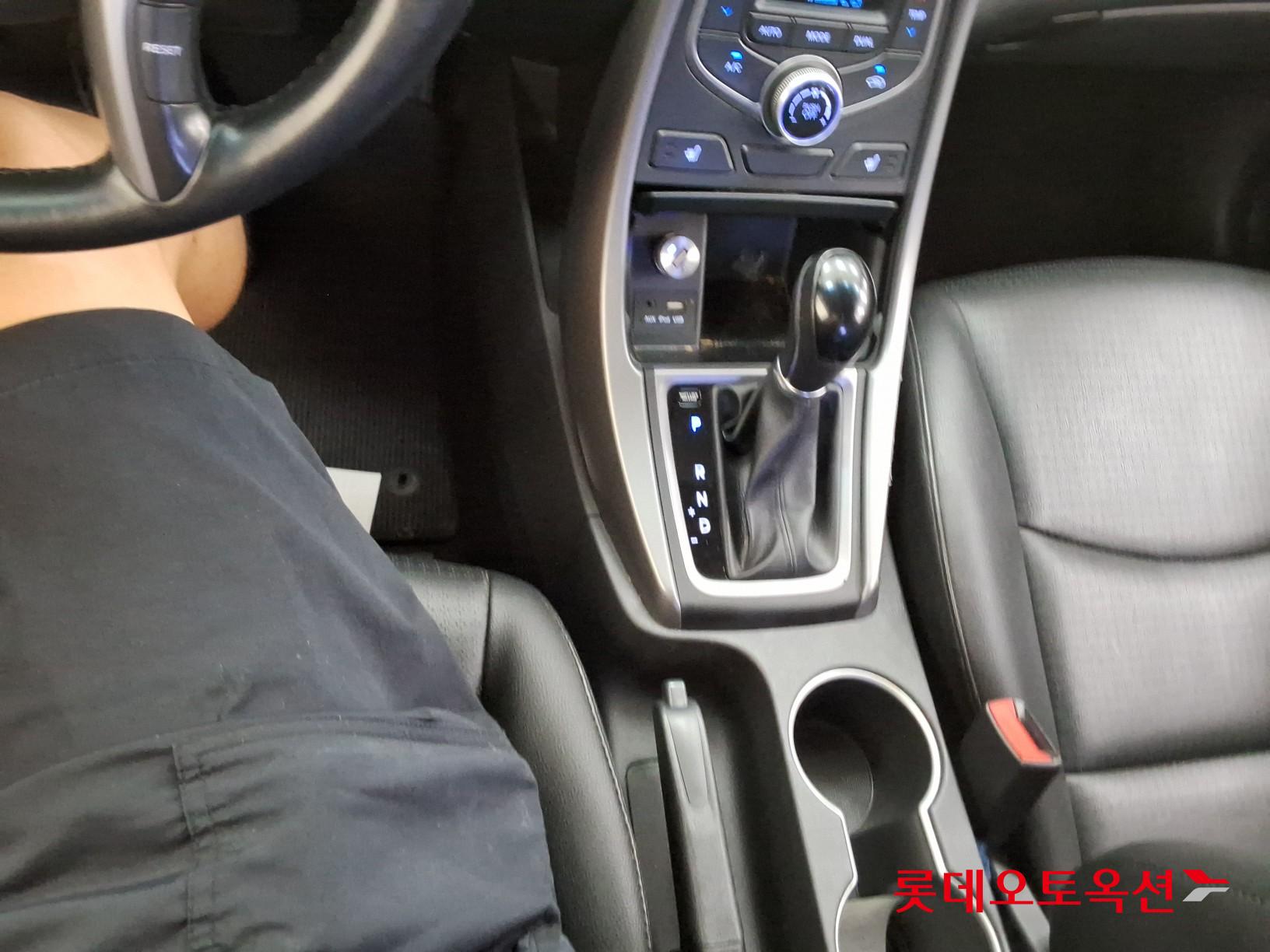 هيونداي أفانتي 2015 SMART