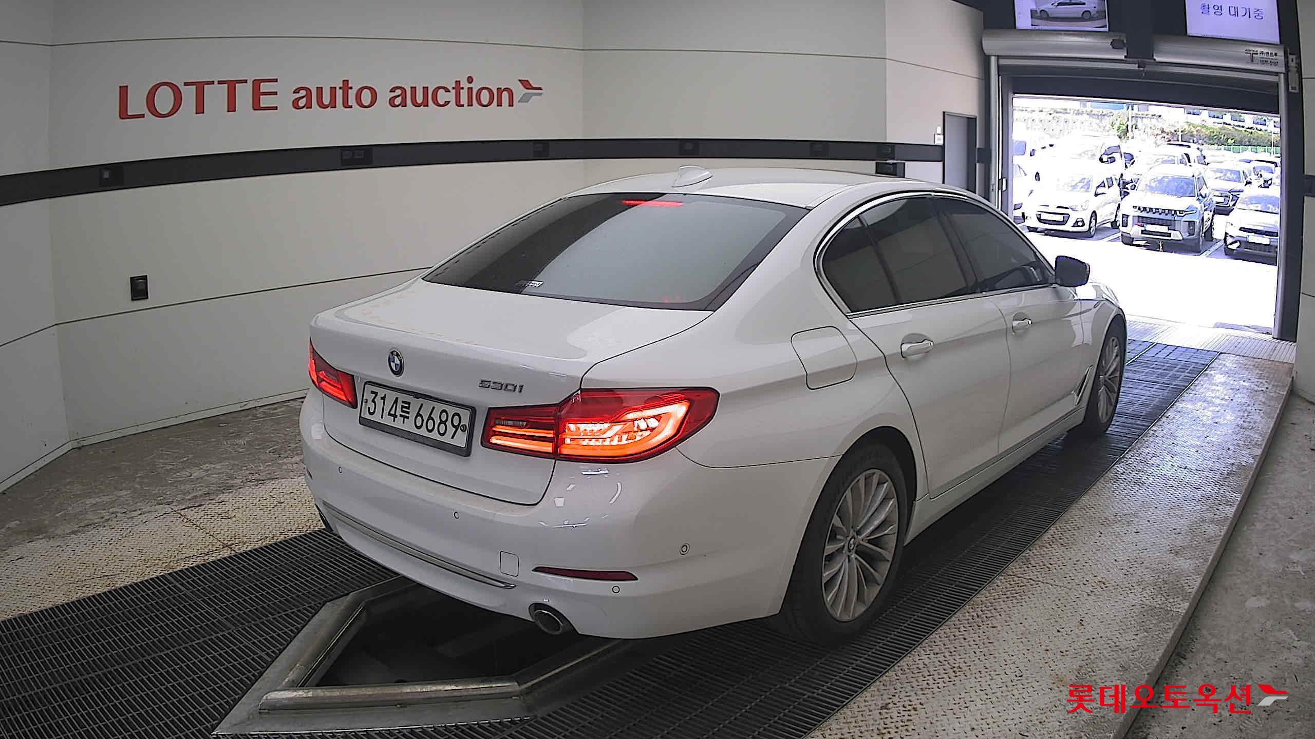 بي إم دبليو 530I 2020 فاخر PLUS