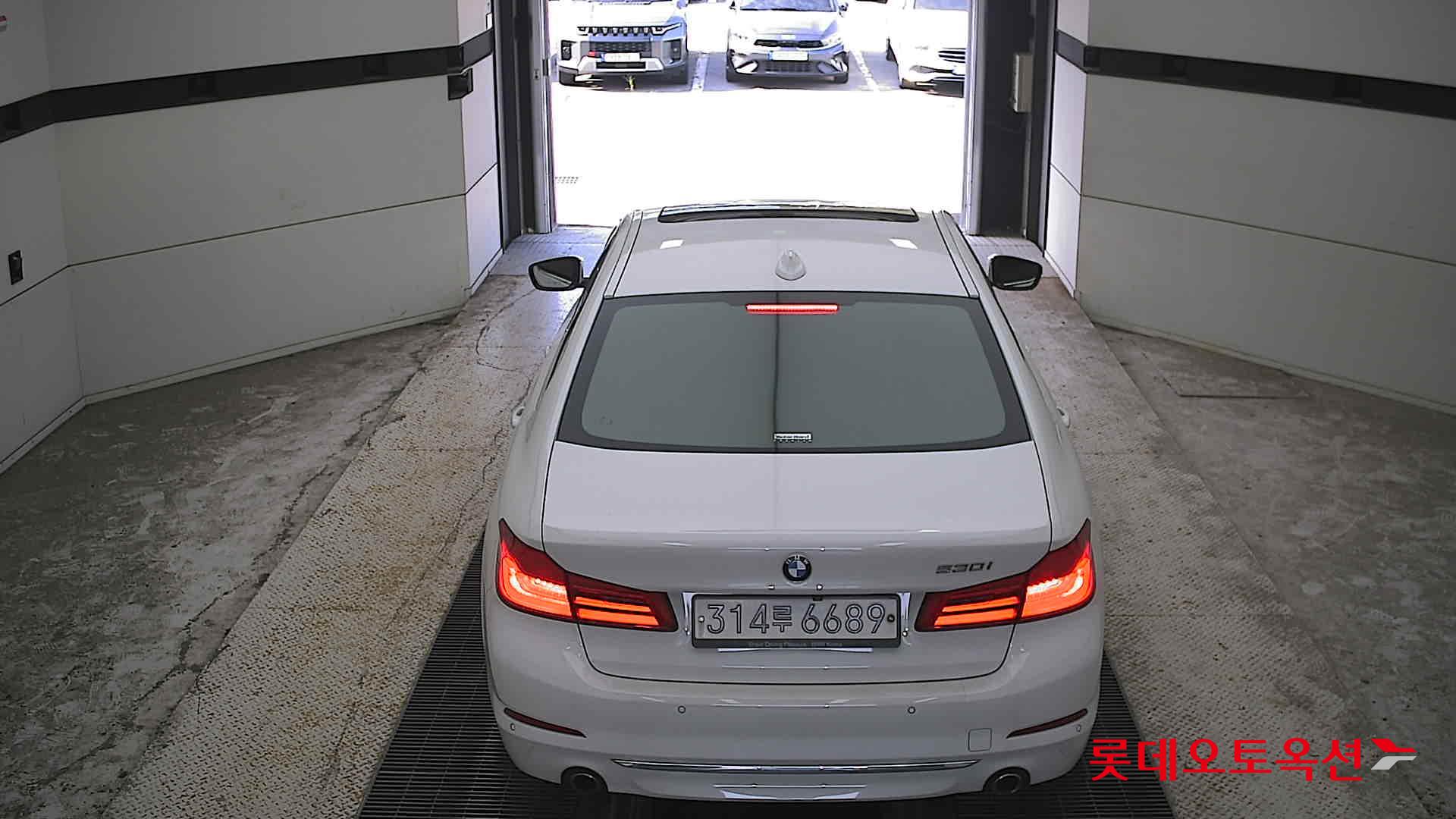 بي إم دبليو 530I 2020 فاخر PLUS