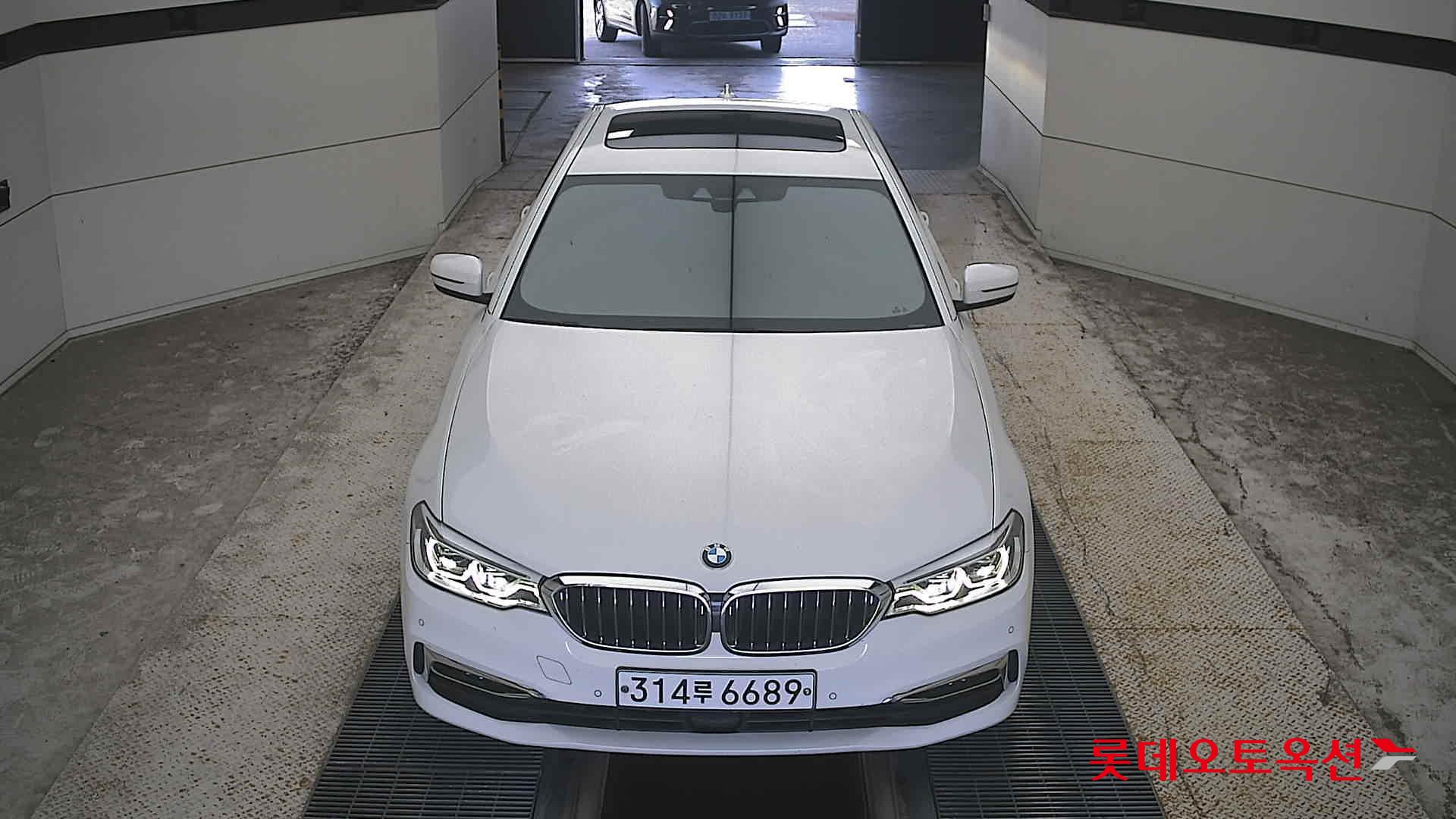بي إم دبليو 530I 2020 فاخر PLUS