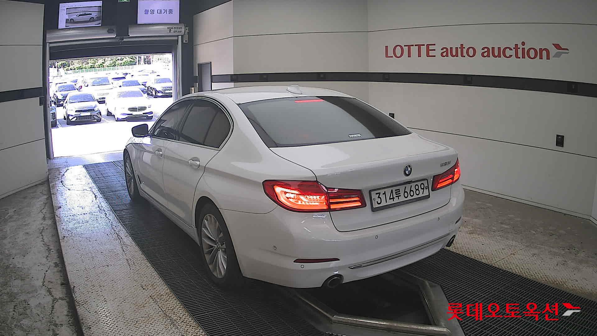 بي إم دبليو 530I 2020 فاخر PLUS