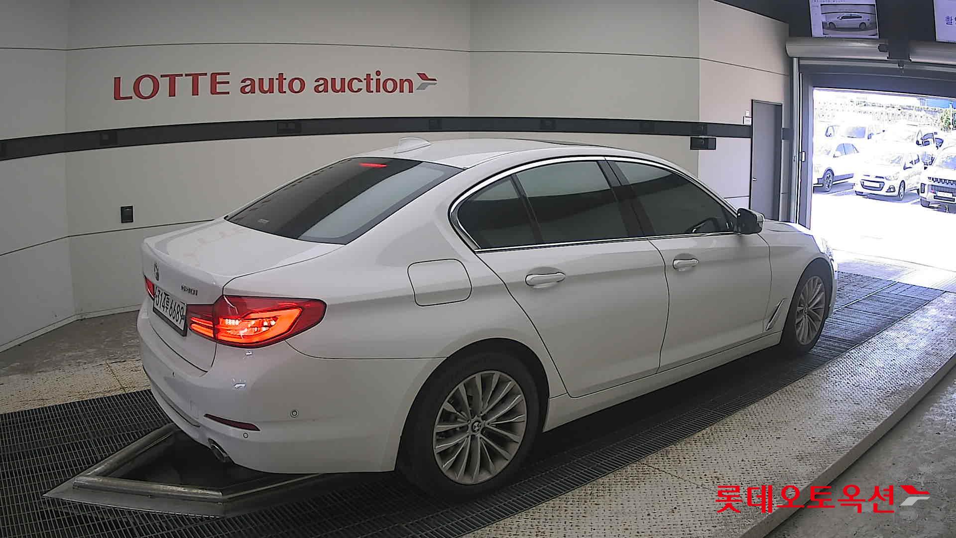 بي إم دبليو 530I 2020 فاخر PLUS