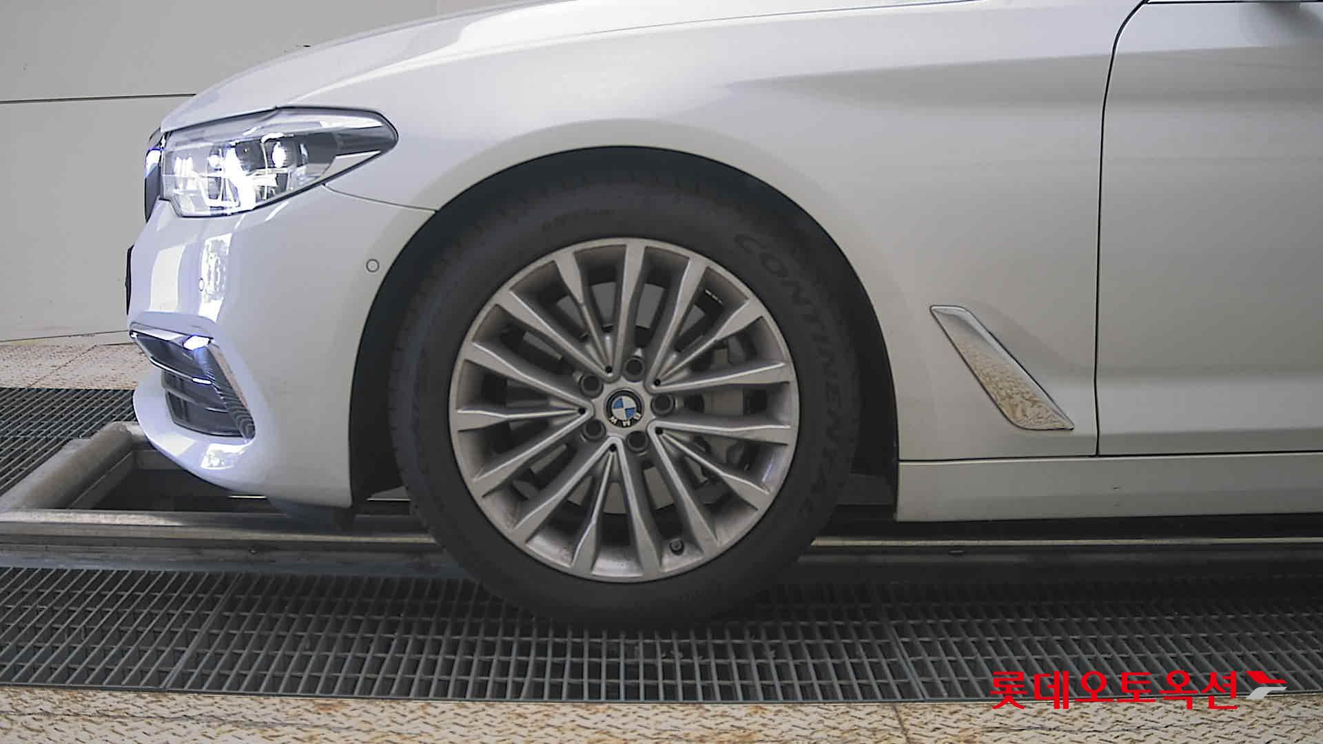 بي إم دبليو 530I 2020 فاخر PLUS