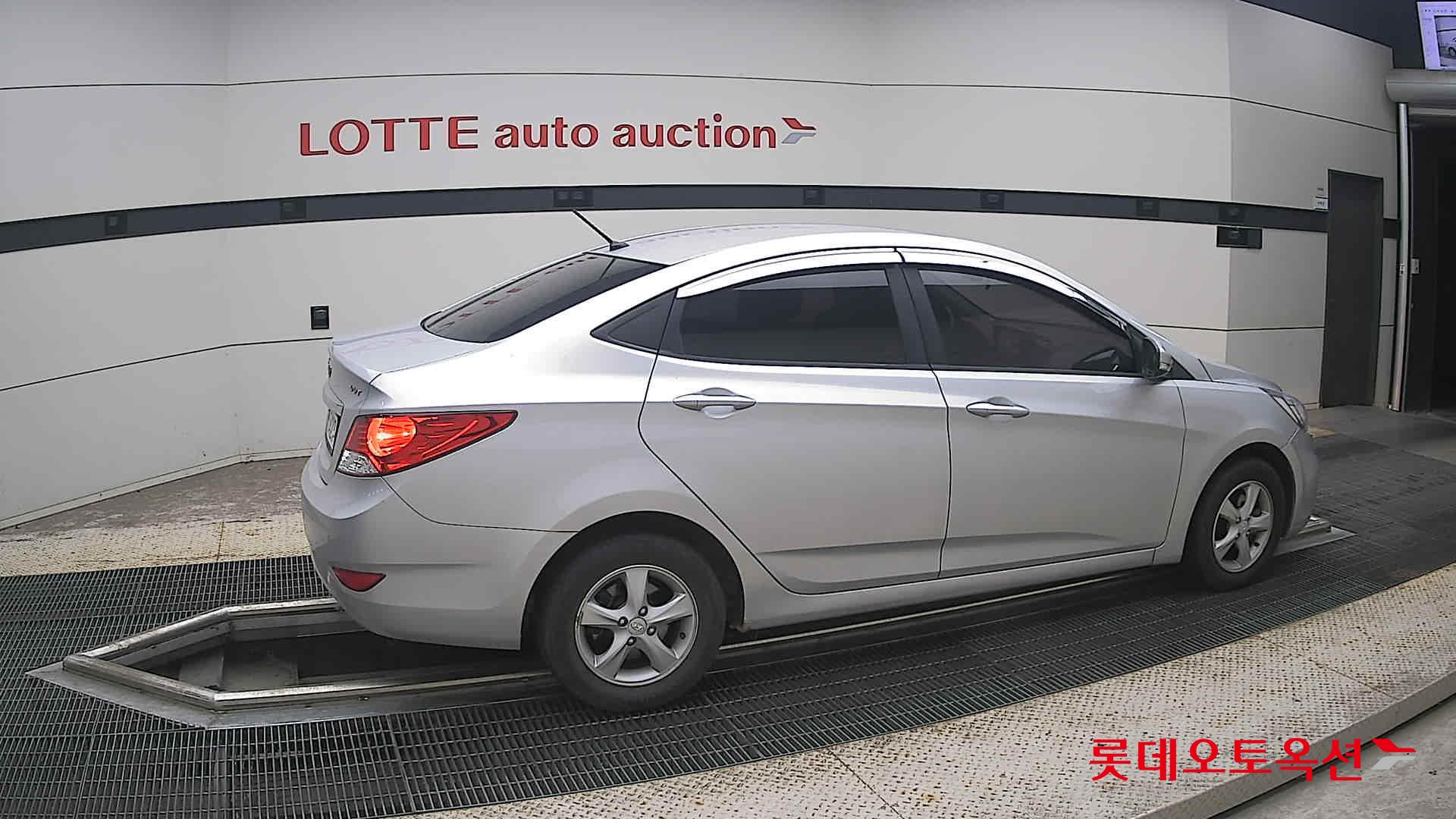 هيونداي أكسنت 2014 4DOOR MODERN